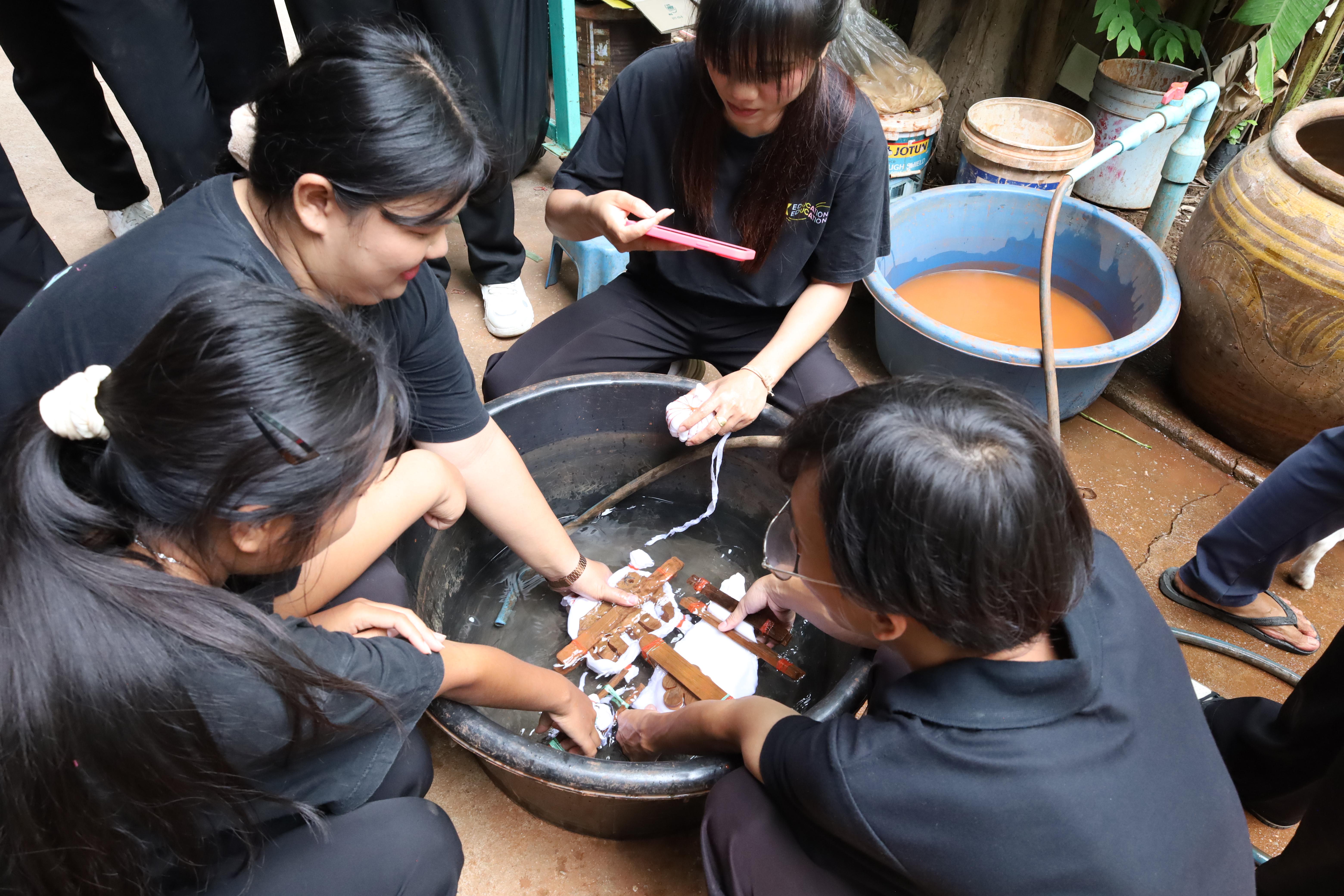 206. เมื่อวันที่ 28 - 29 เมษายน 2568 กิจกรรม Social Enterprise 1 กิจกรรมลงพื้นที่ทดลองเครื่องมือทางวิศวกรสังคมผ่านการเรียนรู้ ณ หมู่ 3 ตำบลหนองปลิง อำเภอเมืองกำแพงเพชร จังหวัดกำแพงเพชร