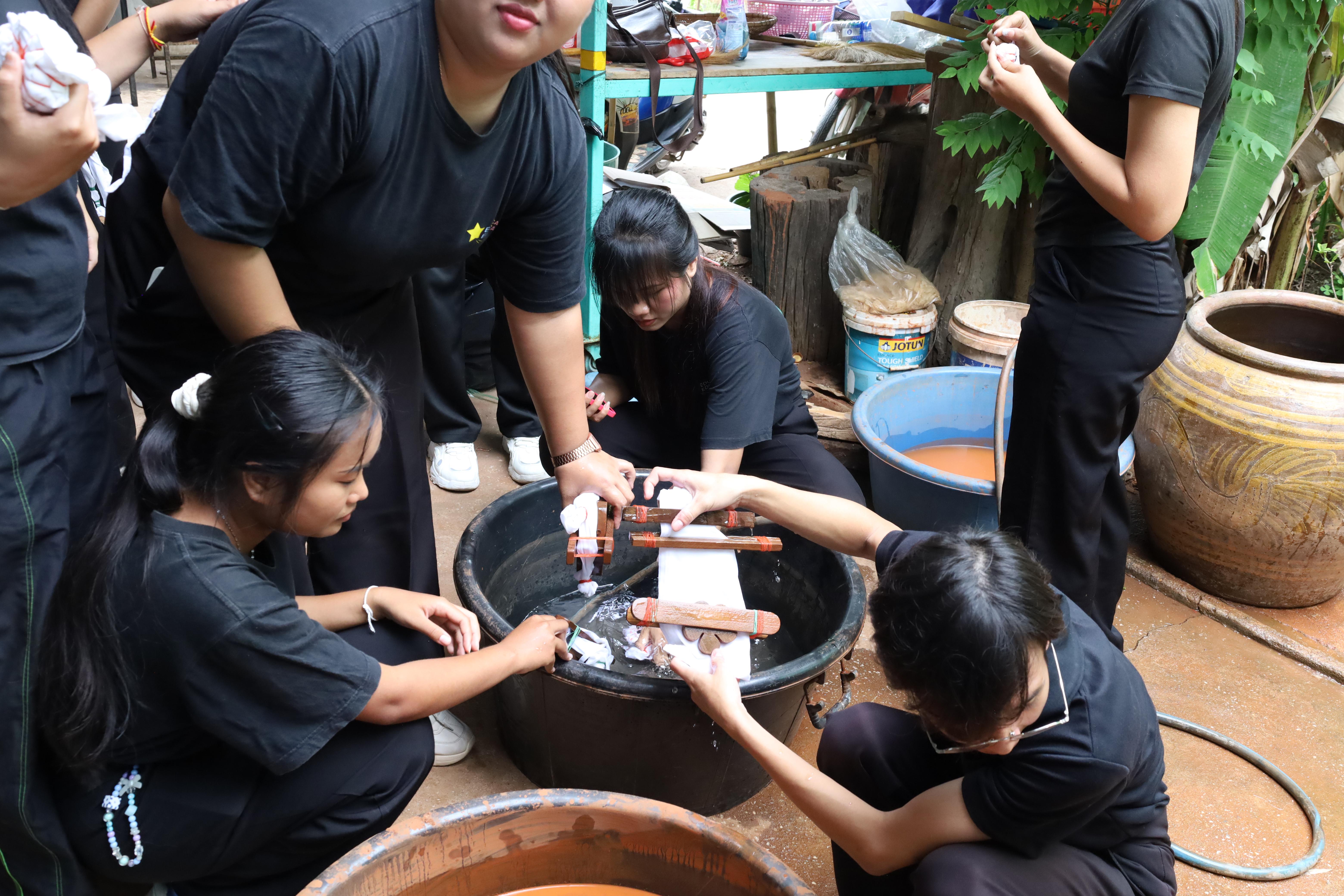 207. เมื่อวันที่ 28 - 29 เมษายน 2568 กิจกรรม Social Enterprise 1 กิจกรรมลงพื้นที่ทดลองเครื่องมือทางวิศวกรสังคมผ่านการเรียนรู้ ณ หมู่ 3 ตำบลหนองปลิง อำเภอเมืองกำแพงเพชร จังหวัดกำแพงเพชร