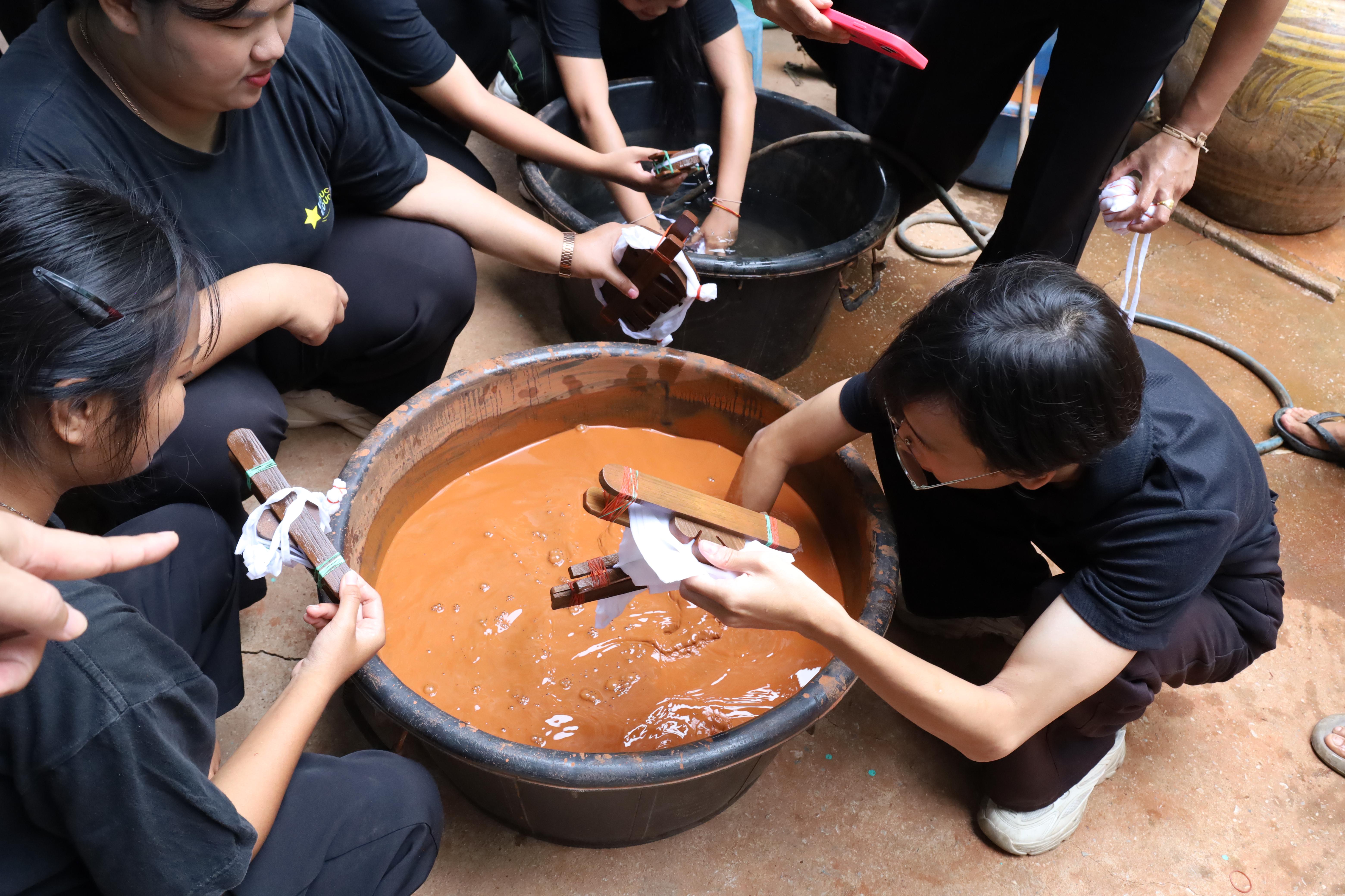209. เมื่อวันที่ 28 - 29 เมษายน 2568 กิจกรรม Social Enterprise 1 กิจกรรมลงพื้นที่ทดลองเครื่องมือทางวิศวกรสังคมผ่านการเรียนรู้ ณ หมู่ 3 ตำบลหนองปลิง อำเภอเมืองกำแพงเพชร จังหวัดกำแพงเพชร