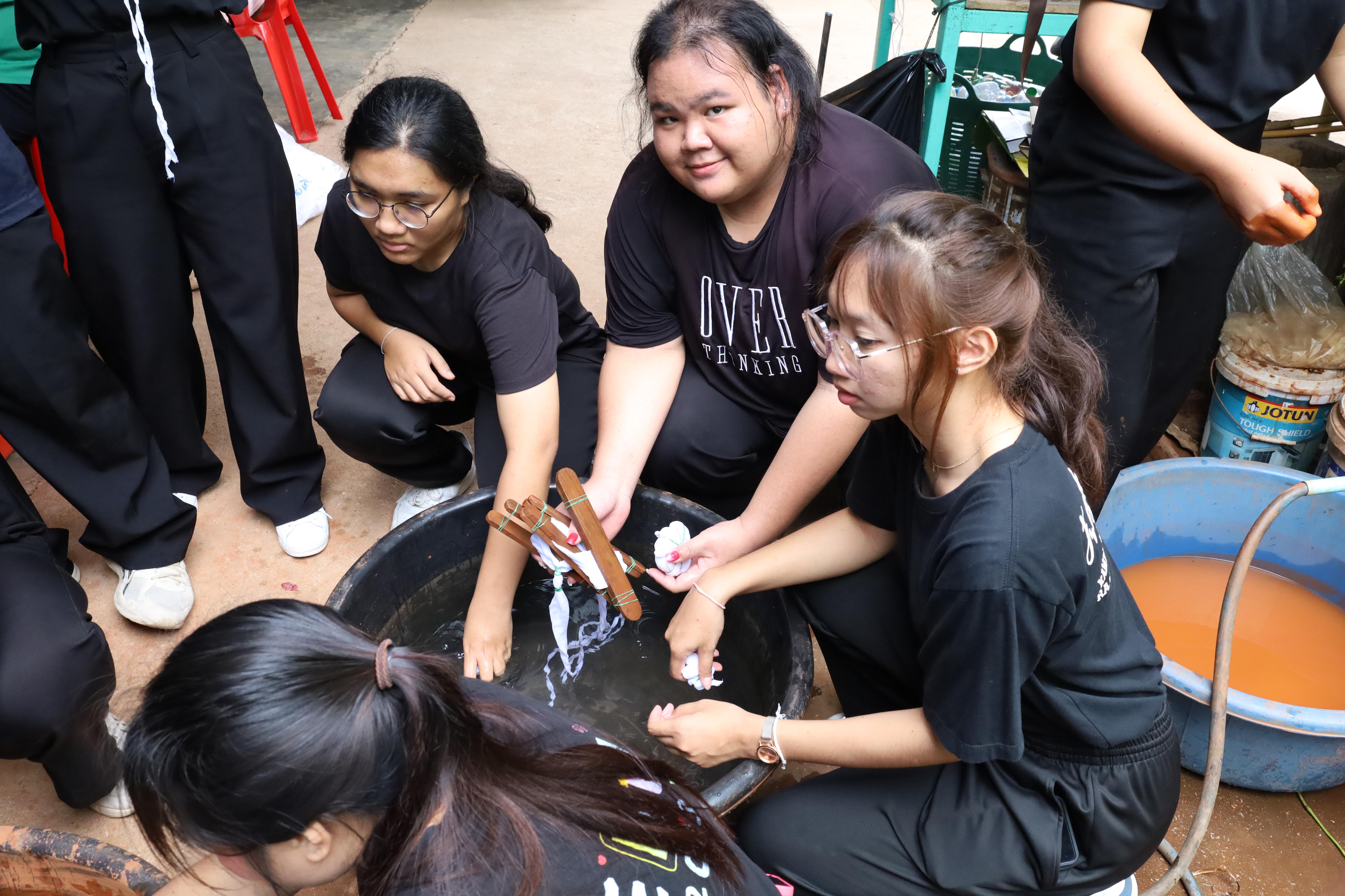 235. เมื่อวันที่ 28 - 29 เมษายน 2568 กิจกรรม Social Enterprise 1 กิจกรรมลงพื้นที่ทดลองเครื่องมือทางวิศวกรสังคมผ่านการเรียนรู้ ณ หมู่ 3 ตำบลหนองปลิง อำเภอเมืองกำแพงเพชร จังหวัดกำแพงเพชร