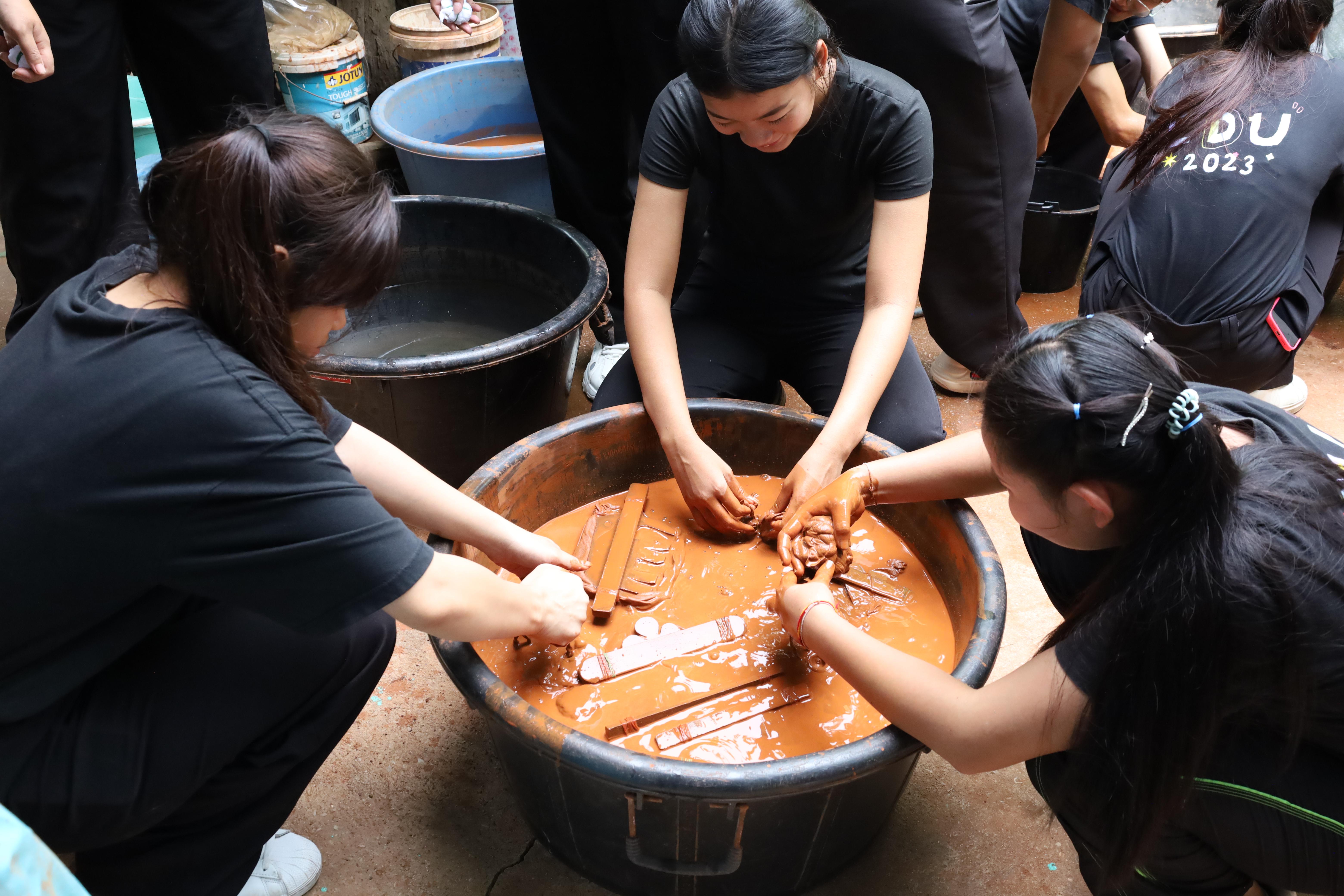 243. เมื่อวันที่ 28 - 29 เมษายน 2568 กิจกรรม Social Enterprise 1 กิจกรรมลงพื้นที่ทดลองเครื่องมือทางวิศวกรสังคมผ่านการเรียนรู้ ณ หมู่ 3 ตำบลหนองปลิง อำเภอเมืองกำแพงเพชร จังหวัดกำแพงเพชร
