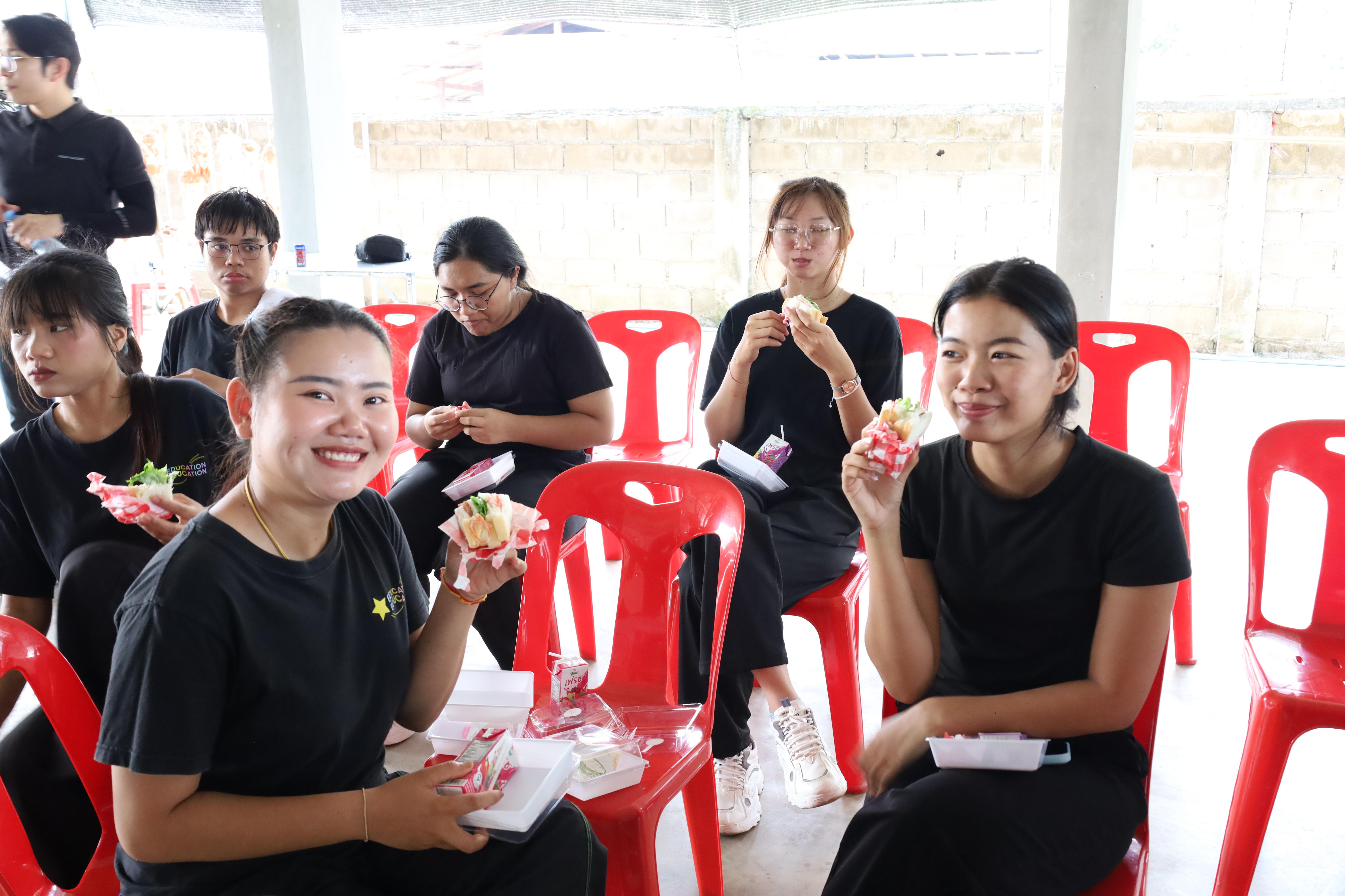 295. เมื่อวันที่ 28 - 29 เมษายน 2568 กิจกรรม Social Enterprise 1 กิจกรรมลงพื้นที่ทดลองเครื่องมือทางวิศวกรสังคมผ่านการเรียนรู้ ณ หมู่ 3 ตำบลหนองปลิง อำเภอเมืองกำแพงเพชร จังหวัดกำแพงเพชร