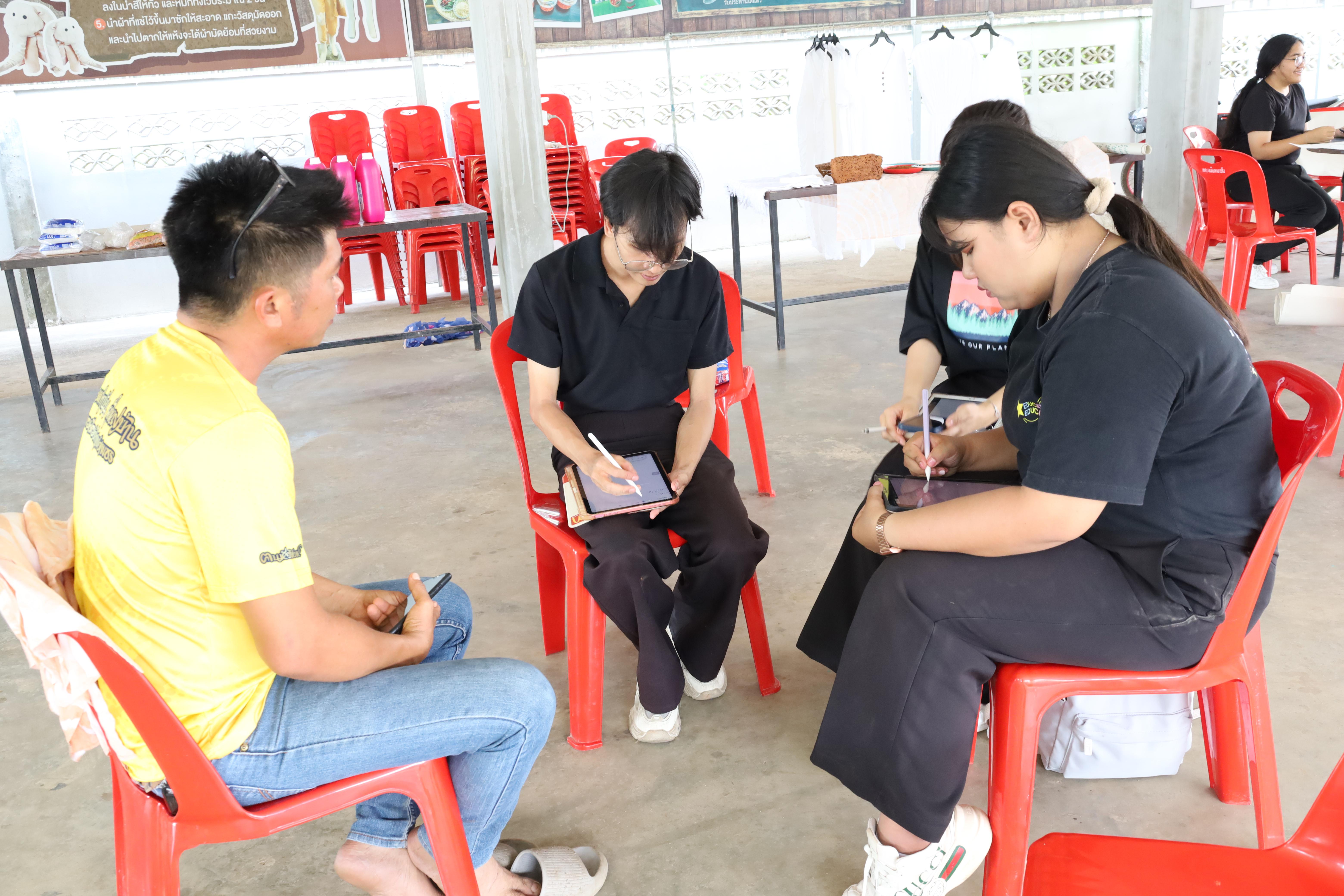 428. เมื่อวันที่ 28 - 29 เมษายน 2568 กิจกรรม Social Enterprise 1 กิจกรรมลงพื้นที่ทดลองเครื่องมือทางวิศวกรสังคมผ่านการเรียนรู้ ณ หมู่ 3 ตำบลหนองปลิง อำเภอเมืองกำแพงเพชร จังหวัดกำแพงเพชร
