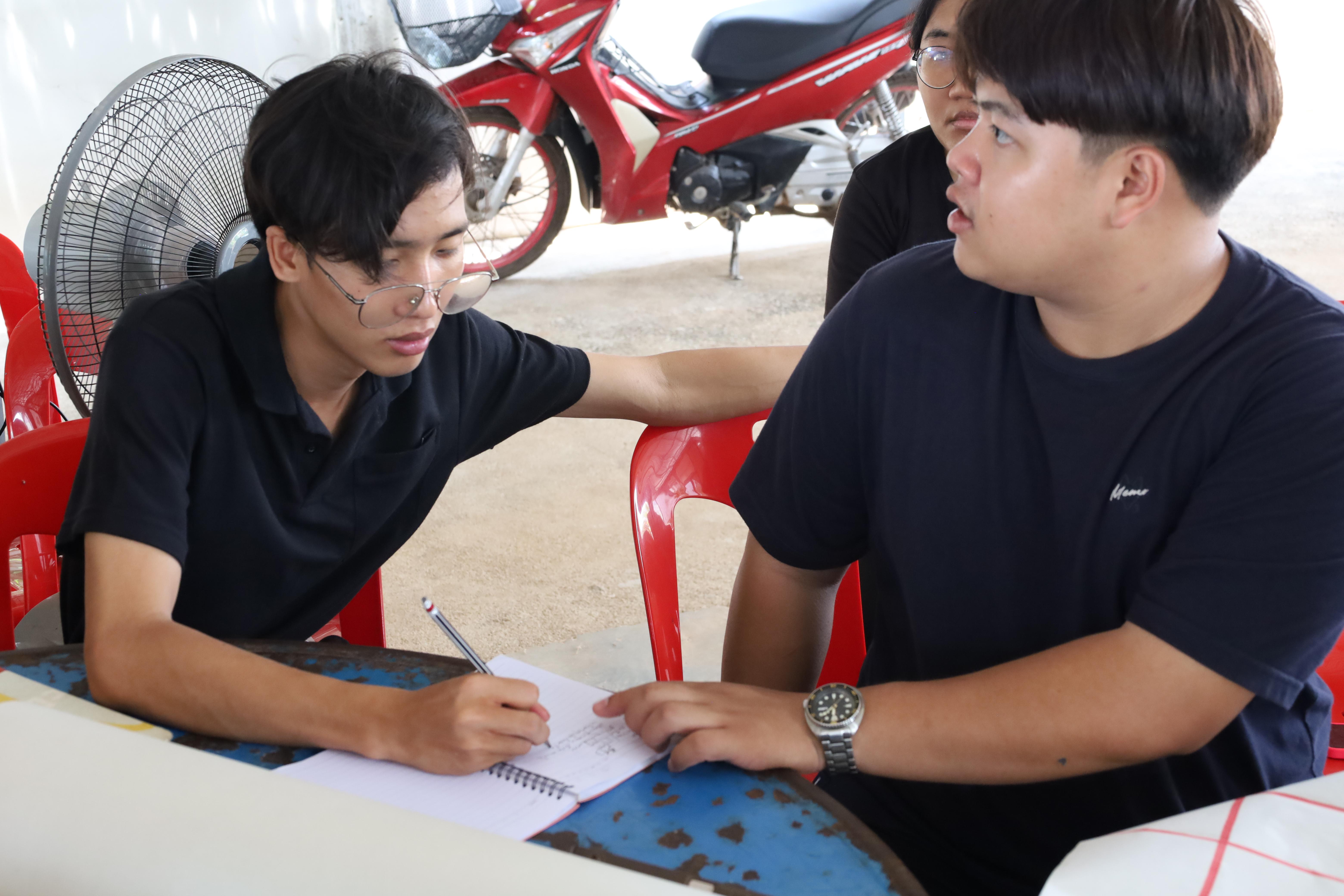 563. เมื่อวันที่ 28 - 29 เมษายน 2568 กิจกรรม Social Enterprise 1 กิจกรรมลงพื้นที่ทดลองเครื่องมือทางวิศวกรสังคมผ่านการเรียนรู้ ณ หมู่ 3 ตำบลหนองปลิง อำเภอเมืองกำแพงเพชร จังหวัดกำแพงเพชร