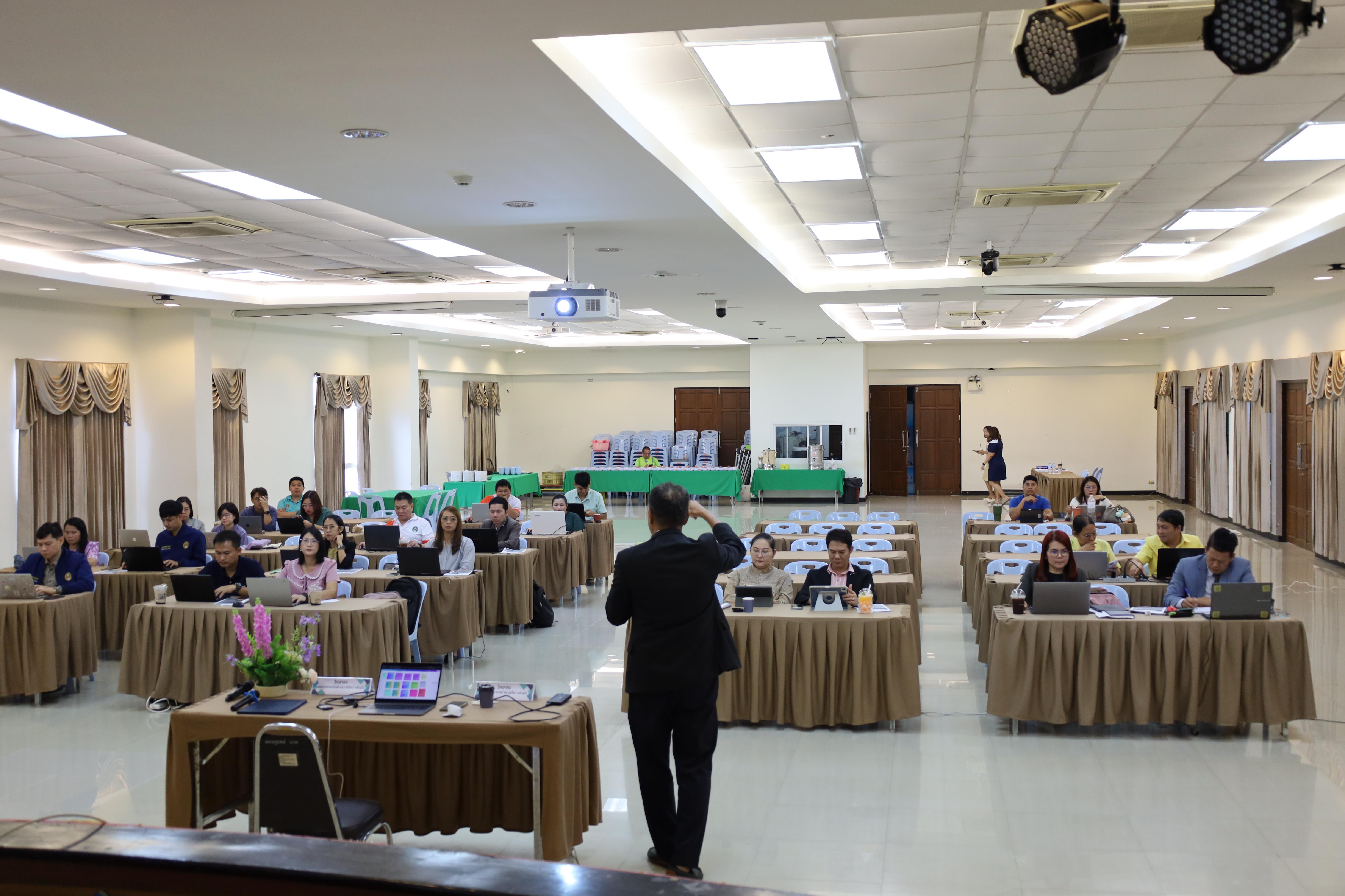 คณะครุศาสตร์ โดยฝ่ายวิชาการ จัดอบรมเชิงปฏิบัติการเรื่องการใช้AI สำหรับการเรียนการสอนและการวิจัย