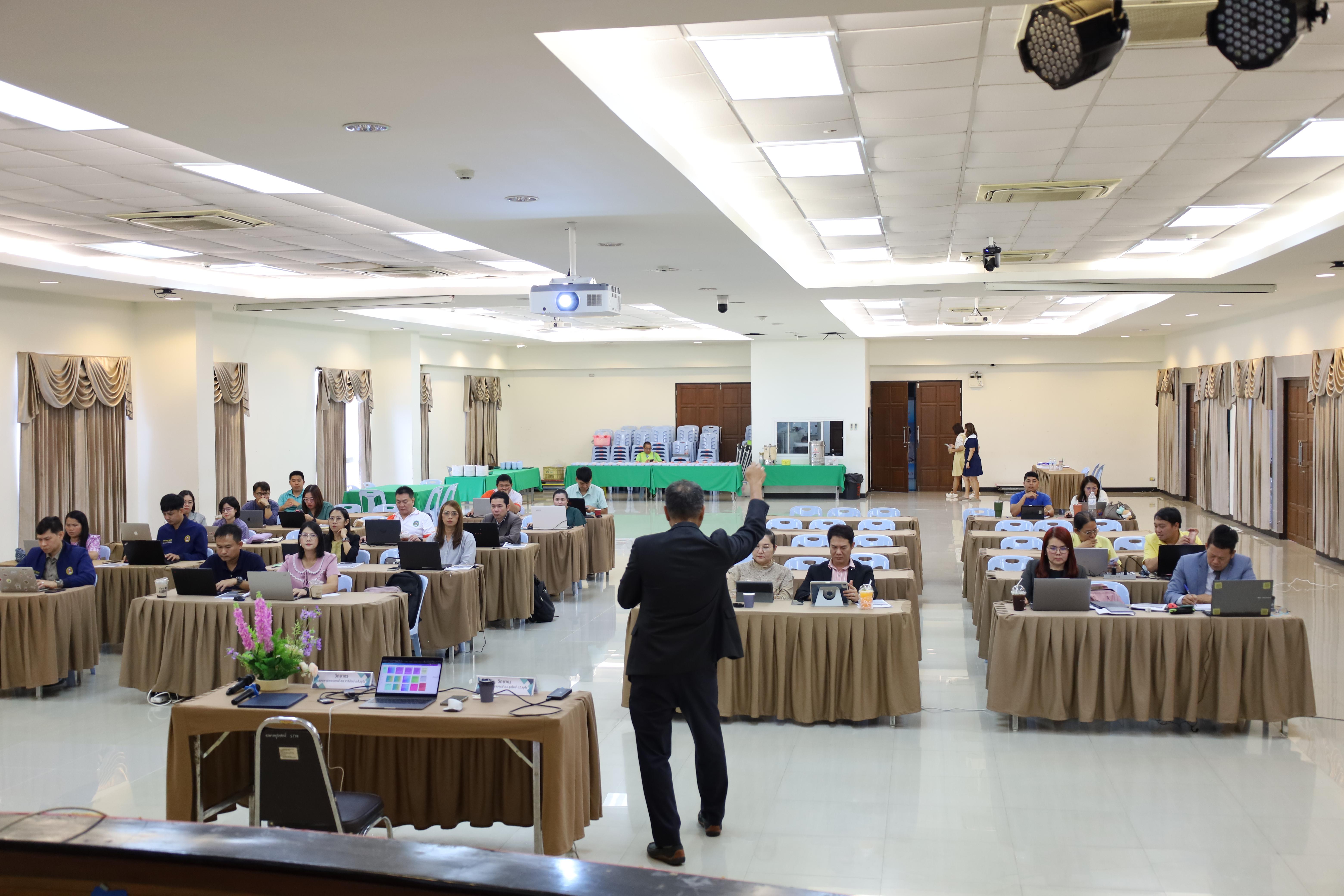 108. คณะครุศาสตร์ โดยฝ่ายวิชาการ จัดอบรมเชิงปฏิบัติการเรื่องการใช้AI สำหรับการเรียนการสอนและการวิจัย