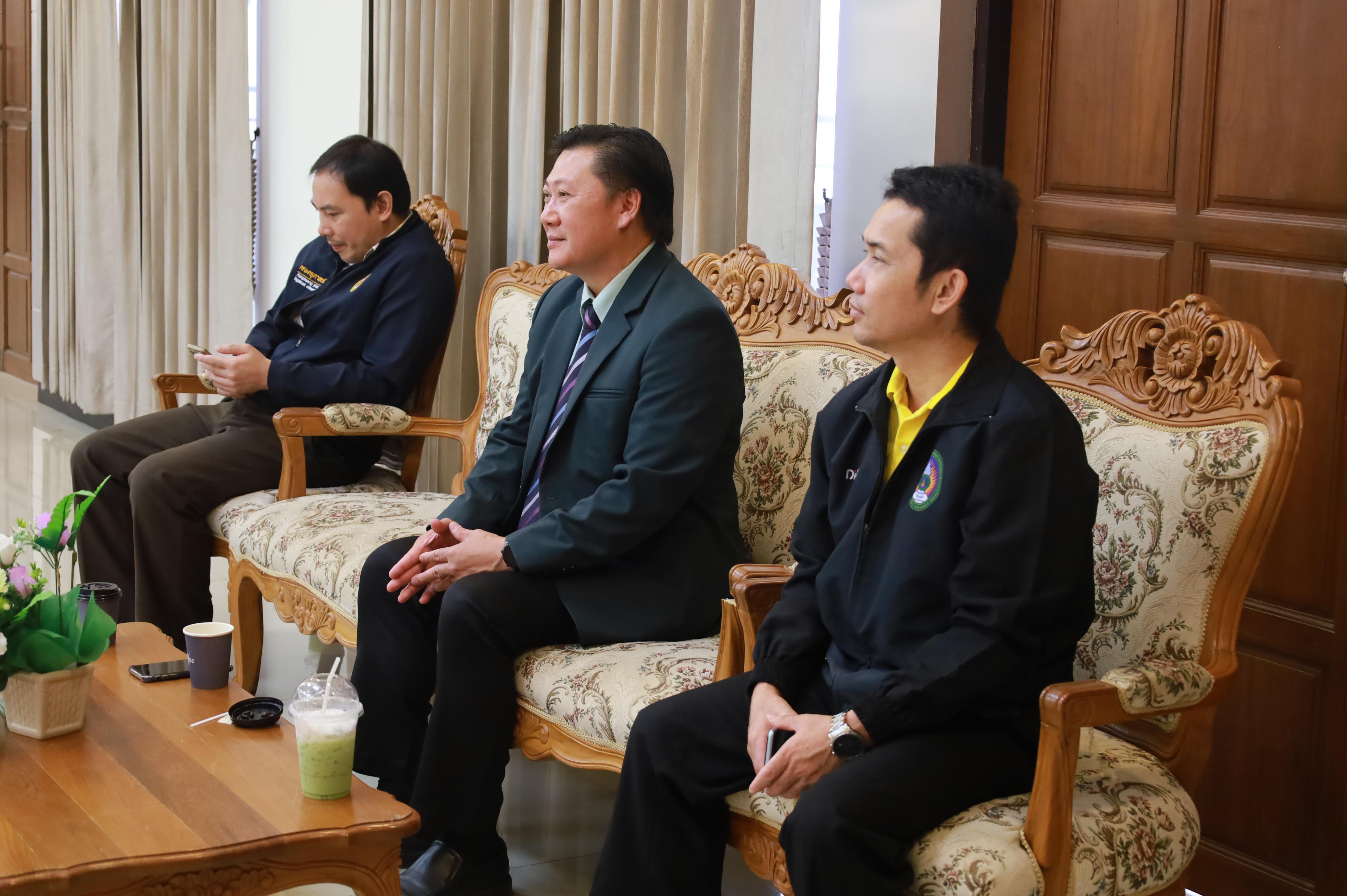 67. การพัฒนาภาวะผู้นำของนักบริหารมืออาชีพในยุคดิสรัปชั่น ซึ่งคณะกรรมการบัณฑิตศึกษาประจำสาขาวิชาการบริหารการศึกษา