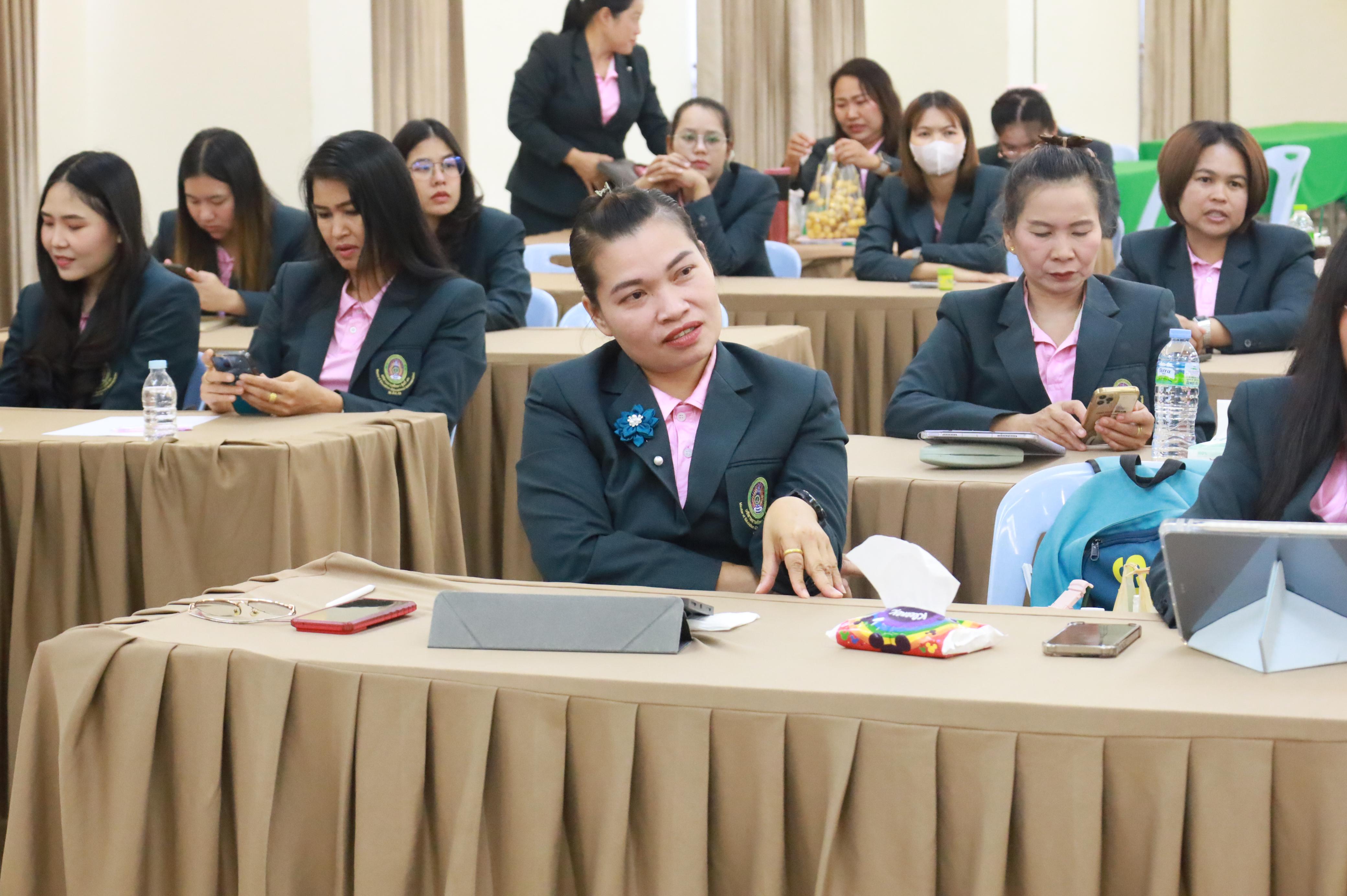 128. การพัฒนาภาวะผู้นำของนักบริหารมืออาชีพในยุคดิสรัปชั่น ซึ่งคณะกรรมการบัณฑิตศึกษาประจำสาขาวิชาการบริหารการศึกษา