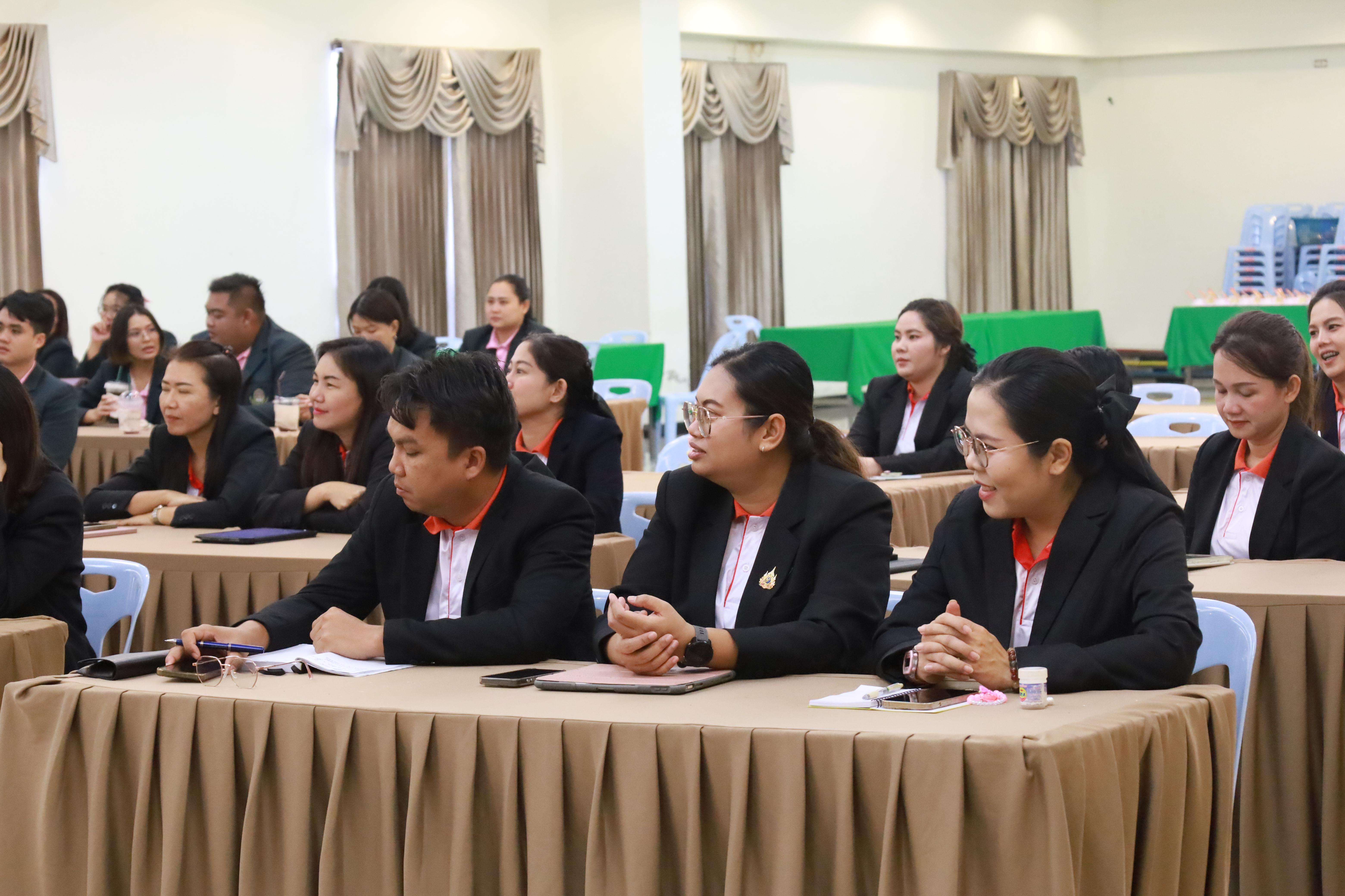 155. การพัฒนาภาวะผู้นำของนักบริหารมืออาชีพในยุคดิสรัปชั่น ซึ่งคณะกรรมการบัณฑิตศึกษาประจำสาขาวิชาการบริหารการศึกษา