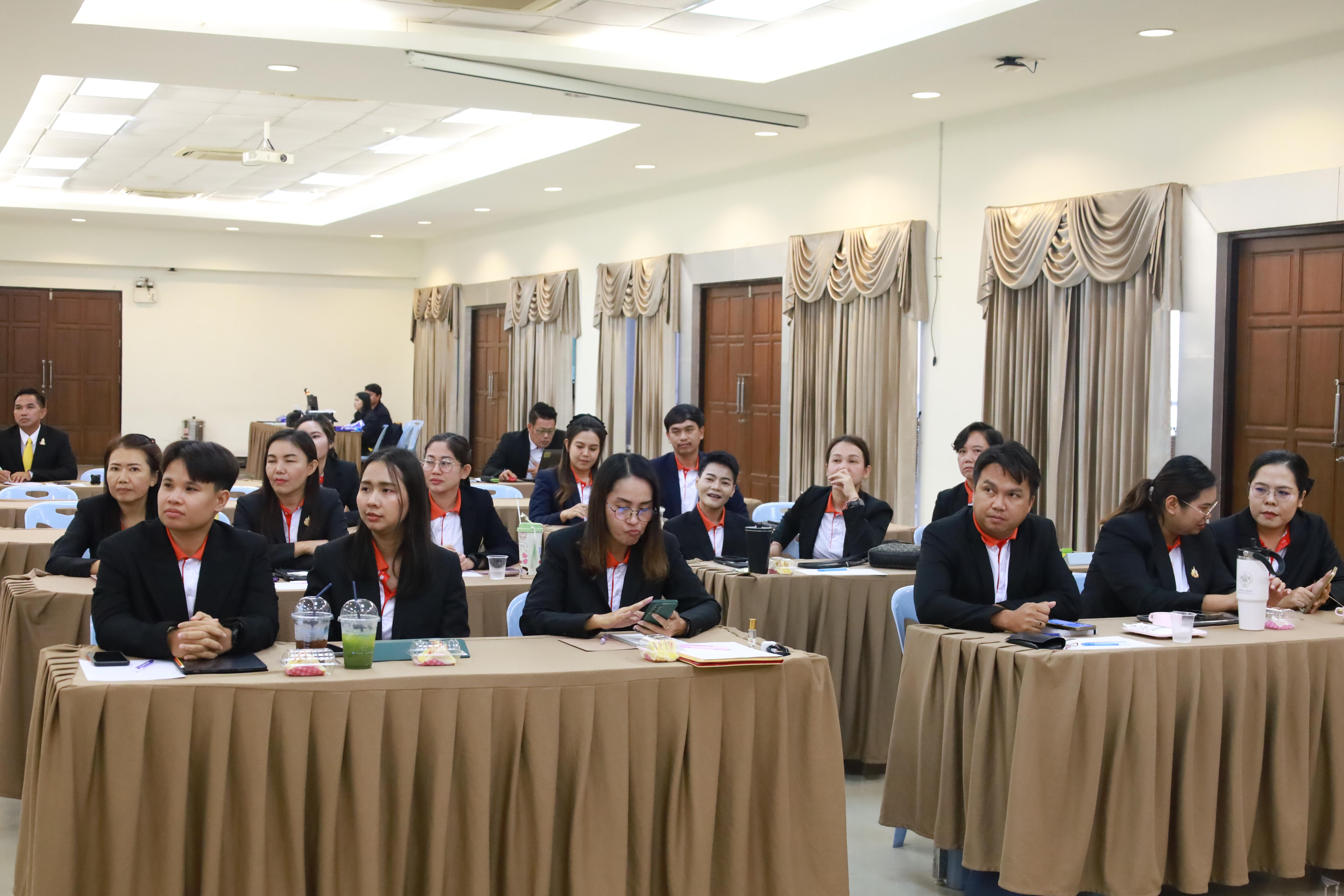 210. การพัฒนาภาวะผู้นำของนักบริหารมืออาชีพในยุคดิสรัปชั่น ซึ่งคณะกรรมการบัณฑิตศึกษาประจำสาขาวิชาการบริหารการศึกษา