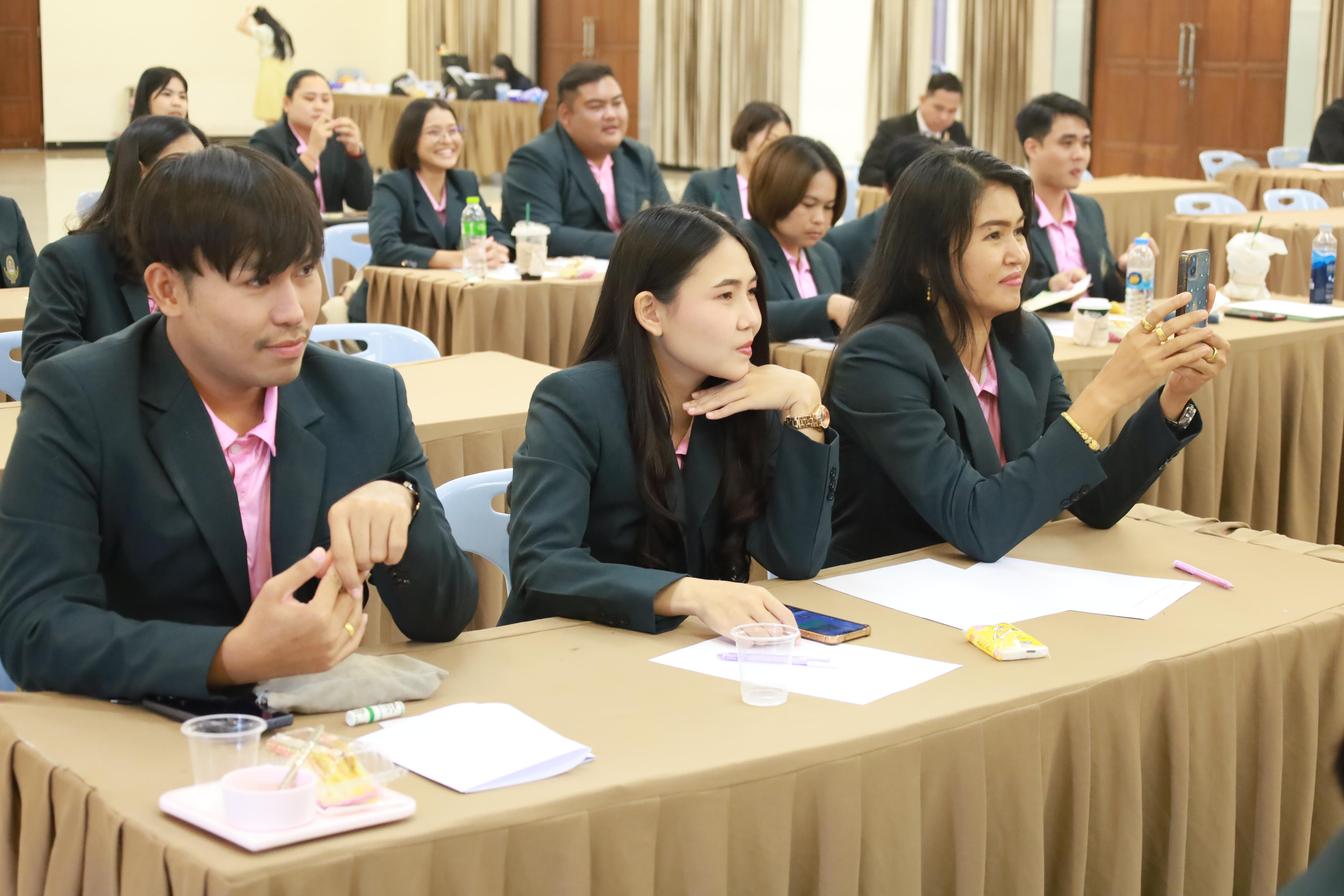 240. การพัฒนาภาวะผู้นำของนักบริหารมืออาชีพในยุคดิสรัปชั่น ซึ่งคณะกรรมการบัณฑิตศึกษาประจำสาขาวิชาการบริหารการศึกษา