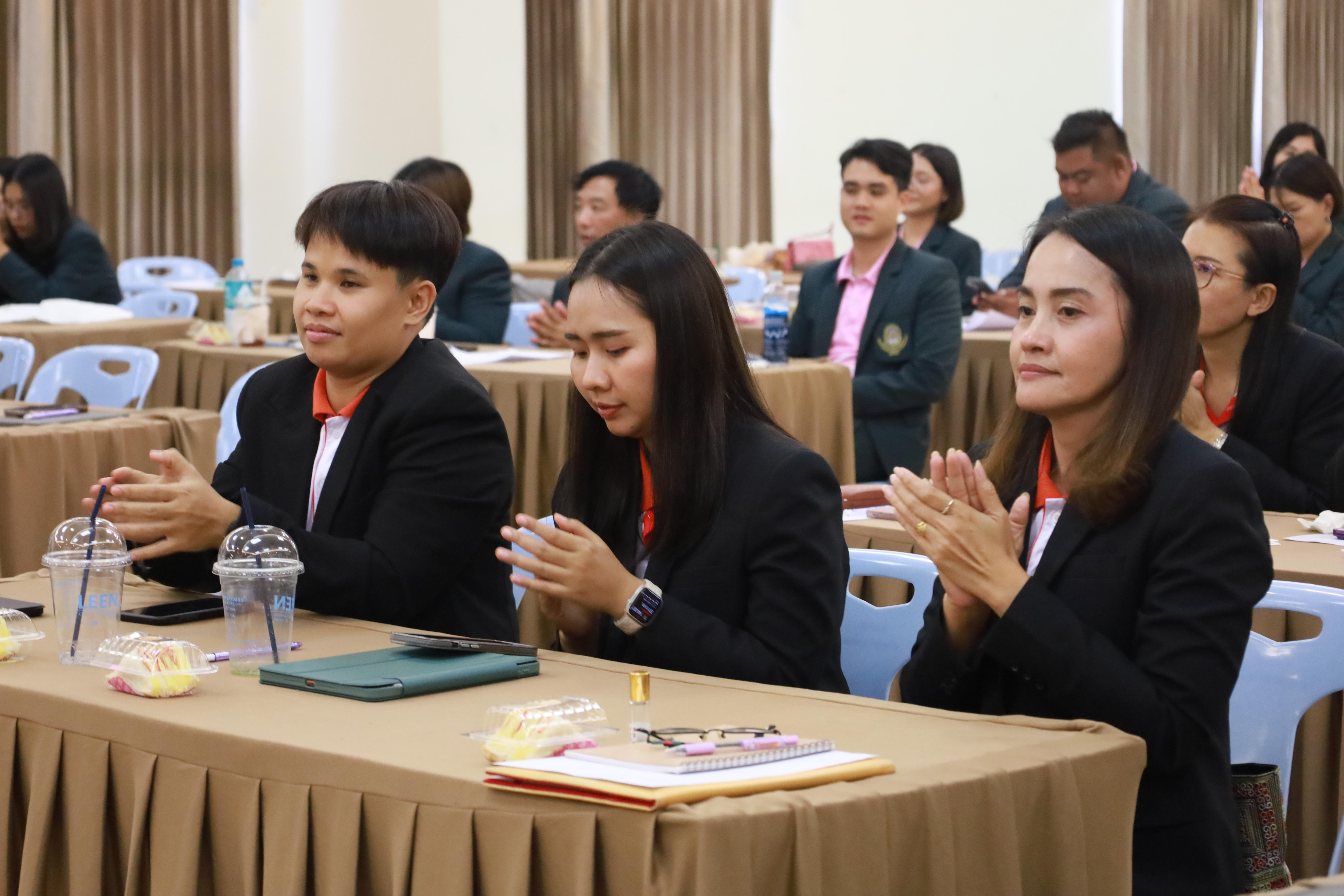 377. การพัฒนาภาวะผู้นำของนักบริหารมืออาชีพในยุคดิสรัปชั่น ซึ่งคณะกรรมการบัณฑิตศึกษาประจำสาขาวิชาการบริหารการศึกษา