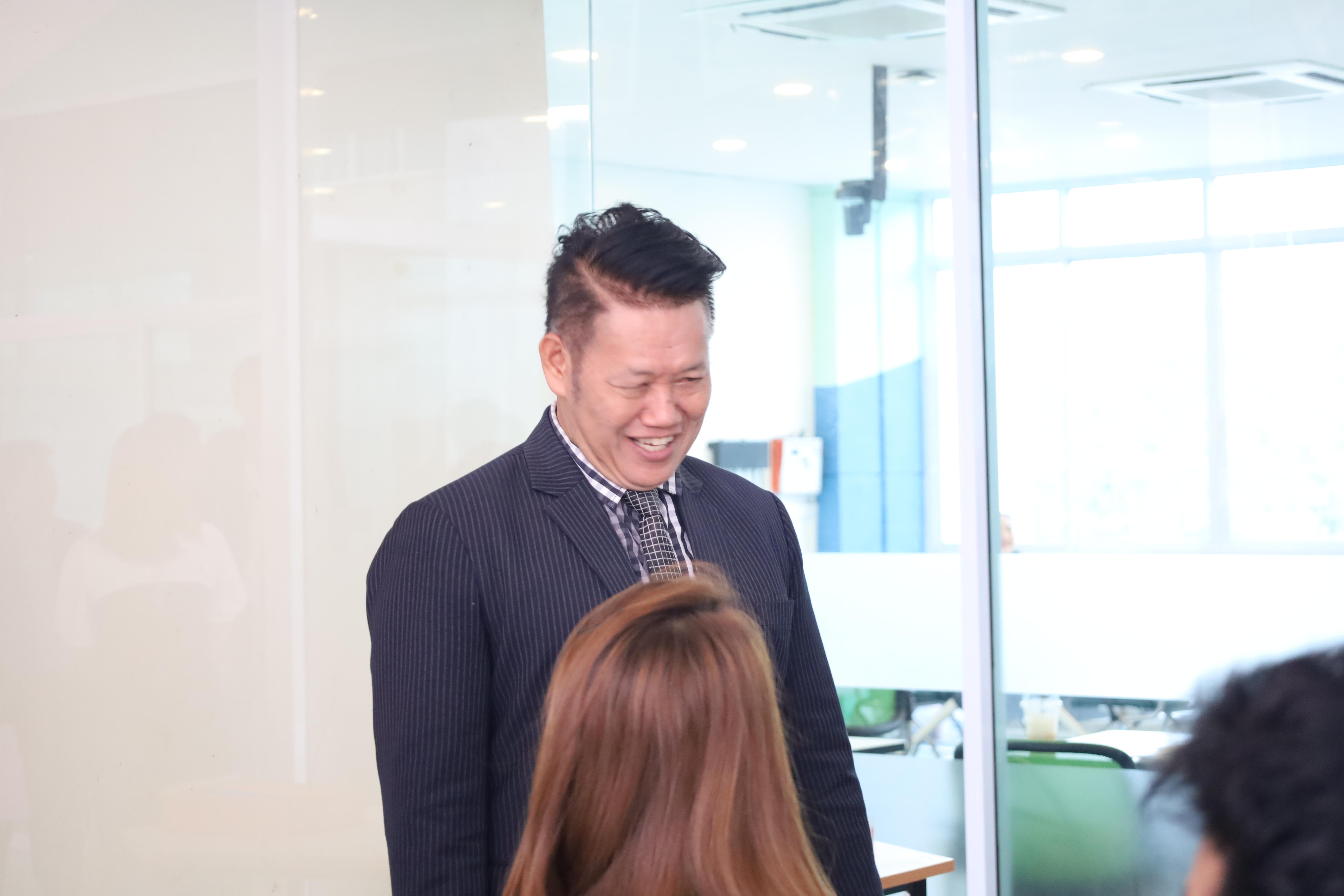 3. เมื่อวันที่ 23 สิงหาคม 2568 ผศ.ดร.ประจบ ขวัญมั่น คณบดีคณะครุศาสตร์ พร้อมด้วยคณะผู้บริหาร ได้ตรวจเยี่ยมการสอบคัดเลือกนักศึกษาระดับปริญญาโท ประจำภาคเรียนที่ 2 ปีการศึกษา 2568 ทั้งภาคข้อเขียนและการสัมภาษณ์