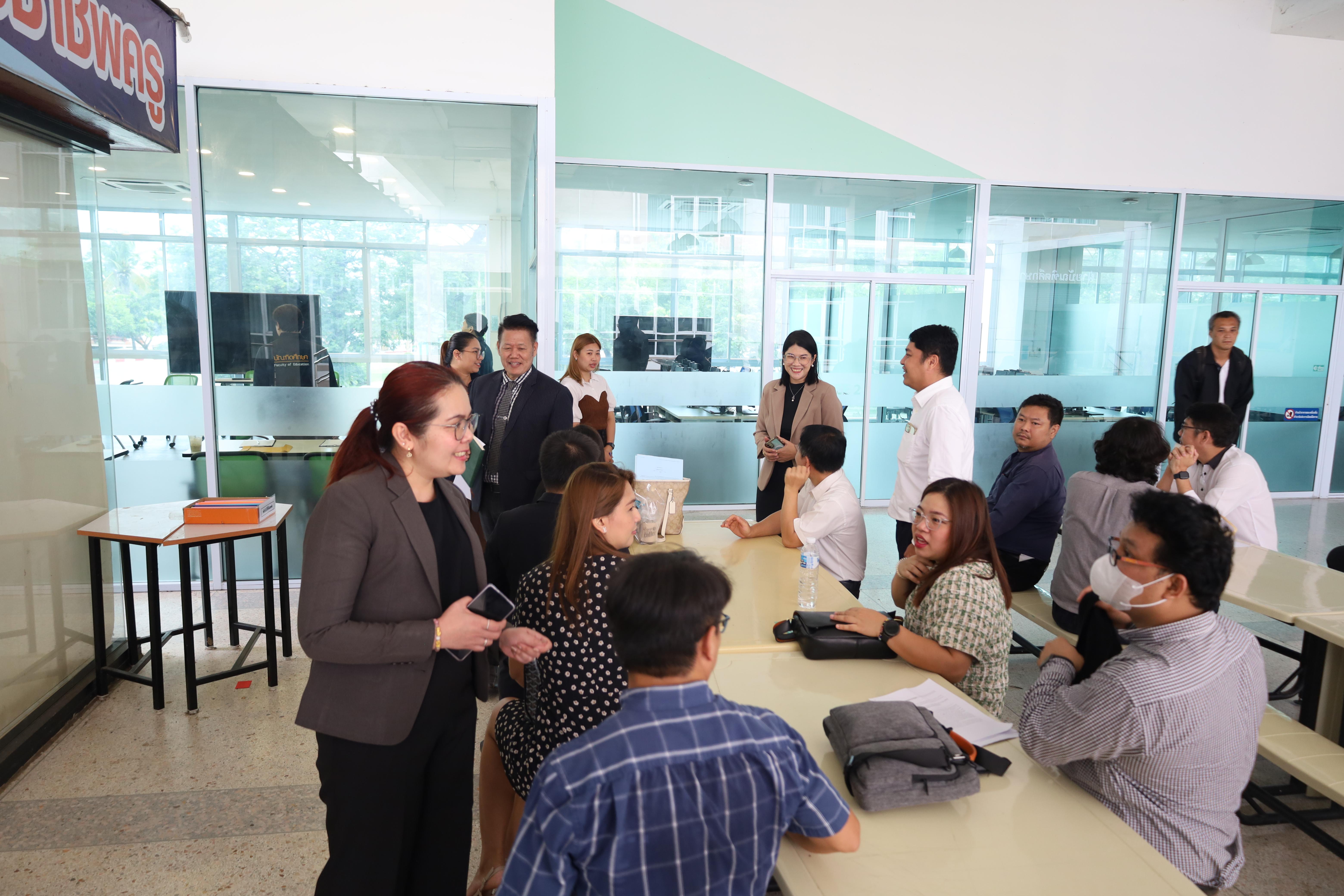 2. เมื่อวันที่ 23 สิงหาคม 2568 ผศ.ดร.ประจบ ขวัญมั่น คณบดีคณะครุศาสตร์ พร้อมด้วยคณะผู้บริหาร ได้ตรวจเยี่ยมการสอบคัดเลือกนักศึกษาระดับปริญญาโท ประจำภาคเรียนที่ 2 ปีการศึกษา 2568 ทั้งภาคข้อเขียนและการสัมภาษณ์