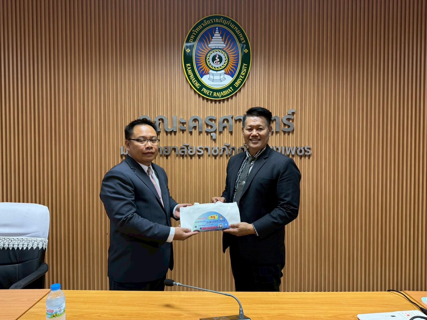 118. สาขาวิชาการบริหารการศึกษา ระดับบัณฑิตศึกษา คณะครุศาสตร์ มหาวิทยาลัยราชภัฏกำแพงเพชร ได้จัดกิจกรรม อบรมเชิงปฏิบัติการ “การเตรียมความพร้อมก่อนฝึกประสบการณ์วิชาชีพ” ประจำปีการศึกษา 2568