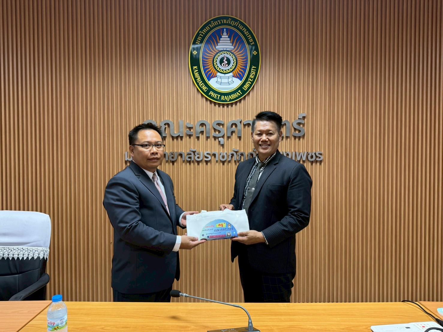 119. สาขาวิชาการบริหารการศึกษา ระดับบัณฑิตศึกษา คณะครุศาสตร์ มหาวิทยาลัยราชภัฏกำแพงเพชร ได้จัดกิจกรรม อบรมเชิงปฏิบัติการ “การเตรียมความพร้อมก่อนฝึกประสบการณ์วิชาชีพ” ประจำปีการศึกษา 2568