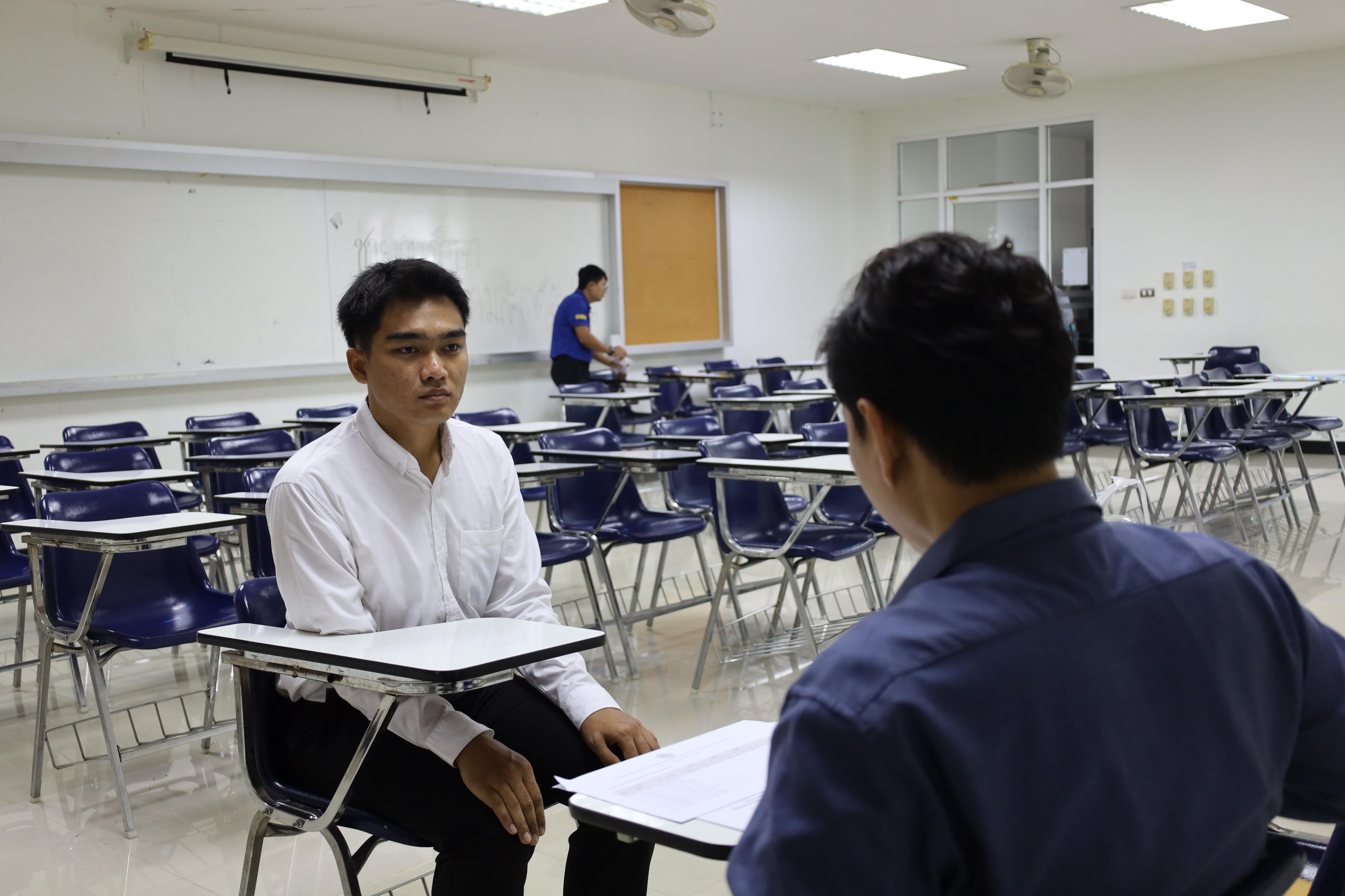 52. เมื่อวันที่ 23 สิงหาคม 2568 ผศ.ดร.ประจบ ขวัญมั่น คณบดีคณะครุศาสตร์พร้อมด้วยคณะผู้บริหาร คณะครุศาสตร์ ได้ลงพื้นที่ตรวจเยี่ยมการสอบคัดเลือกนักศึกษาเข้าศึกษาในหลักสูตรประกาศนียบัตรสาขาวิชาชีพครู ประจำปีการศึกษา 2568