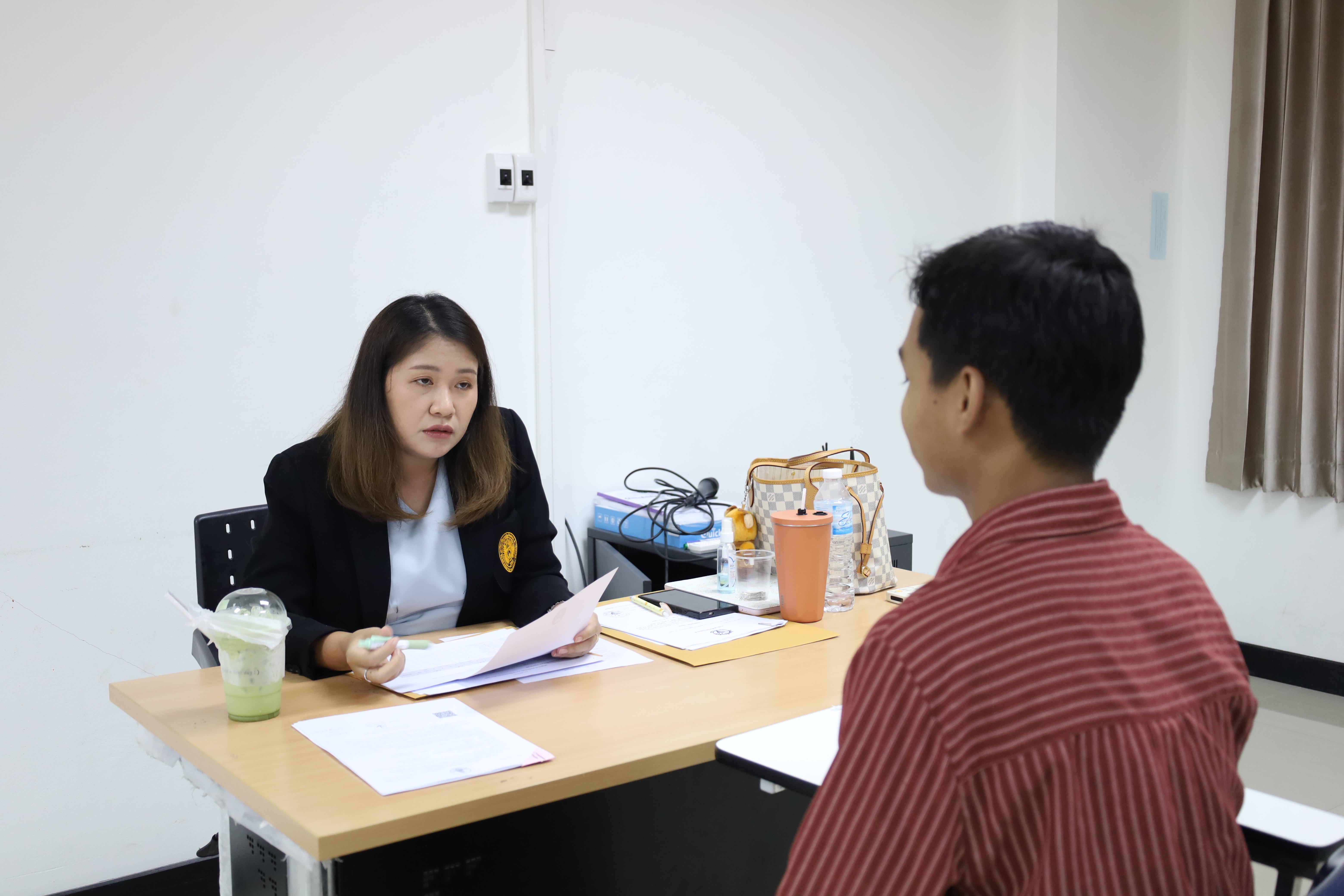 76. เมื่อวันที่ 23 สิงหาคม 2568 ผศ.ดร.ประจบ ขวัญมั่น คณบดีคณะครุศาสตร์พร้อมด้วยคณะผู้บริหาร คณะครุศาสตร์ ได้ลงพื้นที่ตรวจเยี่ยมการสอบคัดเลือกนักศึกษาเข้าศึกษาในหลักสูตรประกาศนียบัตรสาขาวิชาชีพครู ประจำปีการศึกษา 2568