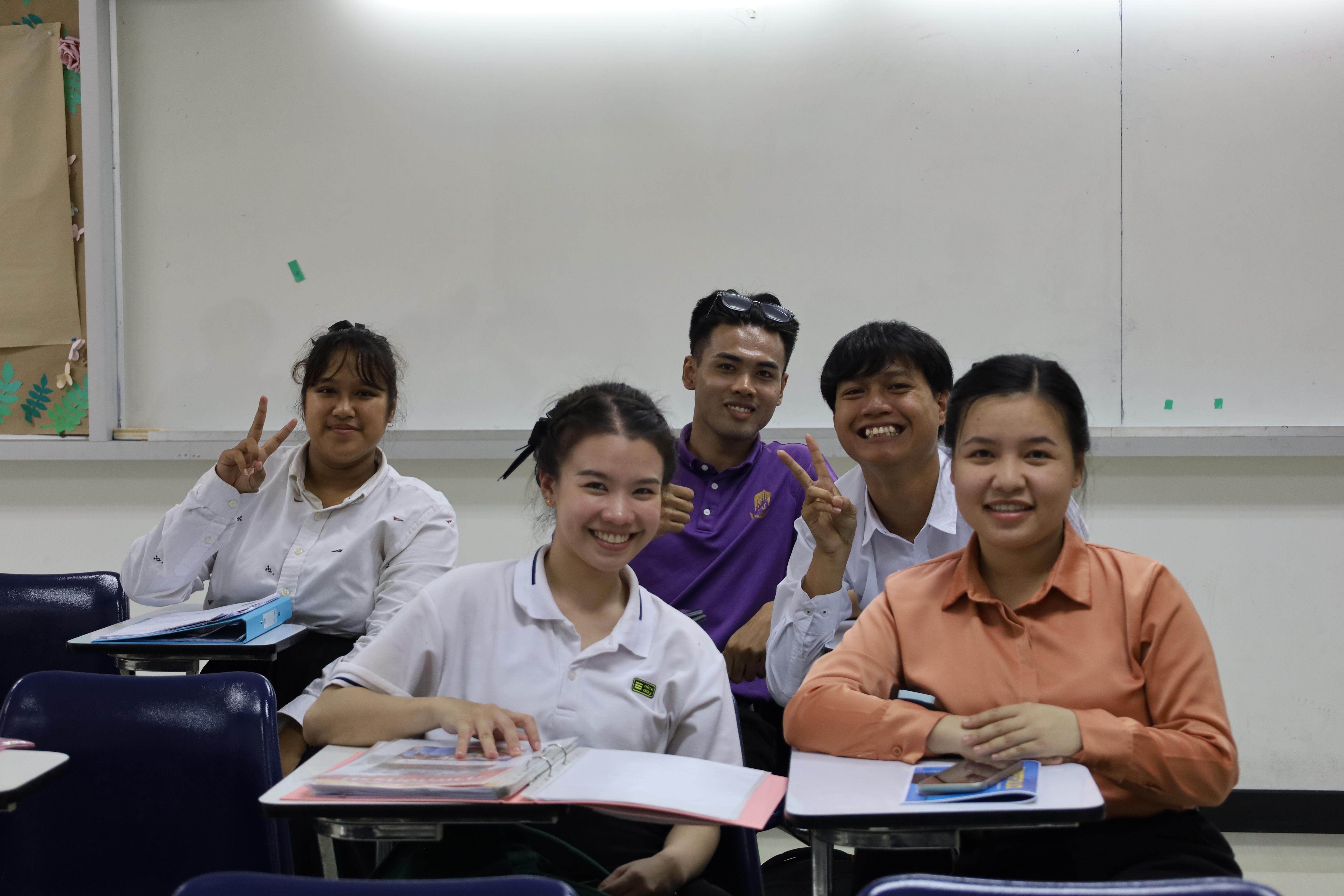 88. เมื่อวันที่ 23 สิงหาคม 2568 ผศ.ดร.ประจบ ขวัญมั่น คณบดีคณะครุศาสตร์พร้อมด้วยคณะผู้บริหาร คณะครุศาสตร์ ได้ลงพื้นที่ตรวจเยี่ยมการสอบคัดเลือกนักศึกษาเข้าศึกษาในหลักสูตรประกาศนียบัตรสาขาวิชาชีพครู ประจำปีการศึกษา 2568