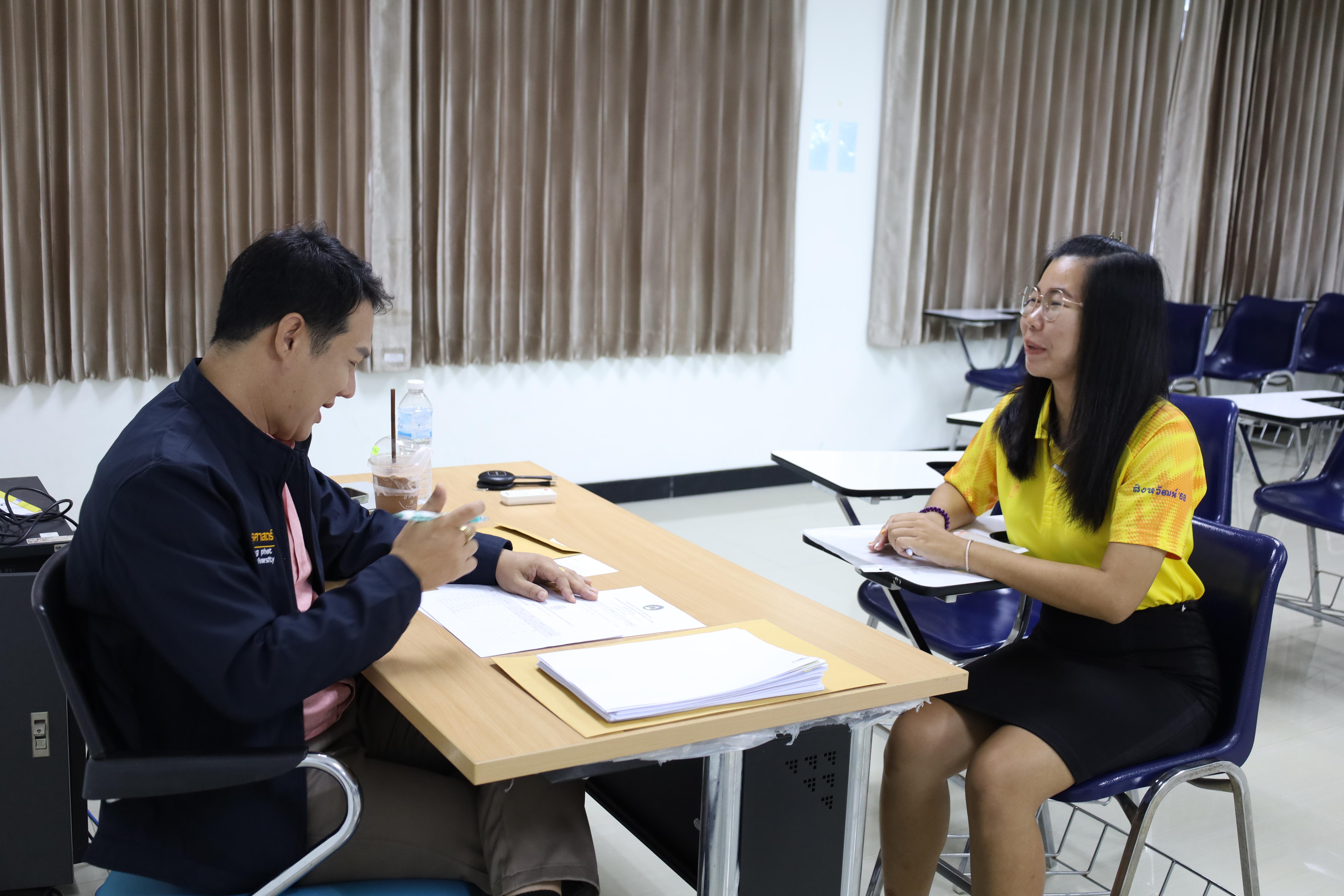 115. เมื่อวันที่ 23 สิงหาคม 2568 ผศ.ดร.ประจบ ขวัญมั่น คณบดีคณะครุศาสตร์พร้อมด้วยคณะผู้บริหาร คณะครุศาสตร์ ได้ลงพื้นที่ตรวจเยี่ยมการสอบคัดเลือกนักศึกษาเข้าศึกษาในหลักสูตรประกาศนียบัตรสาขาวิชาชีพครู ประจำปีการศึกษา 2568