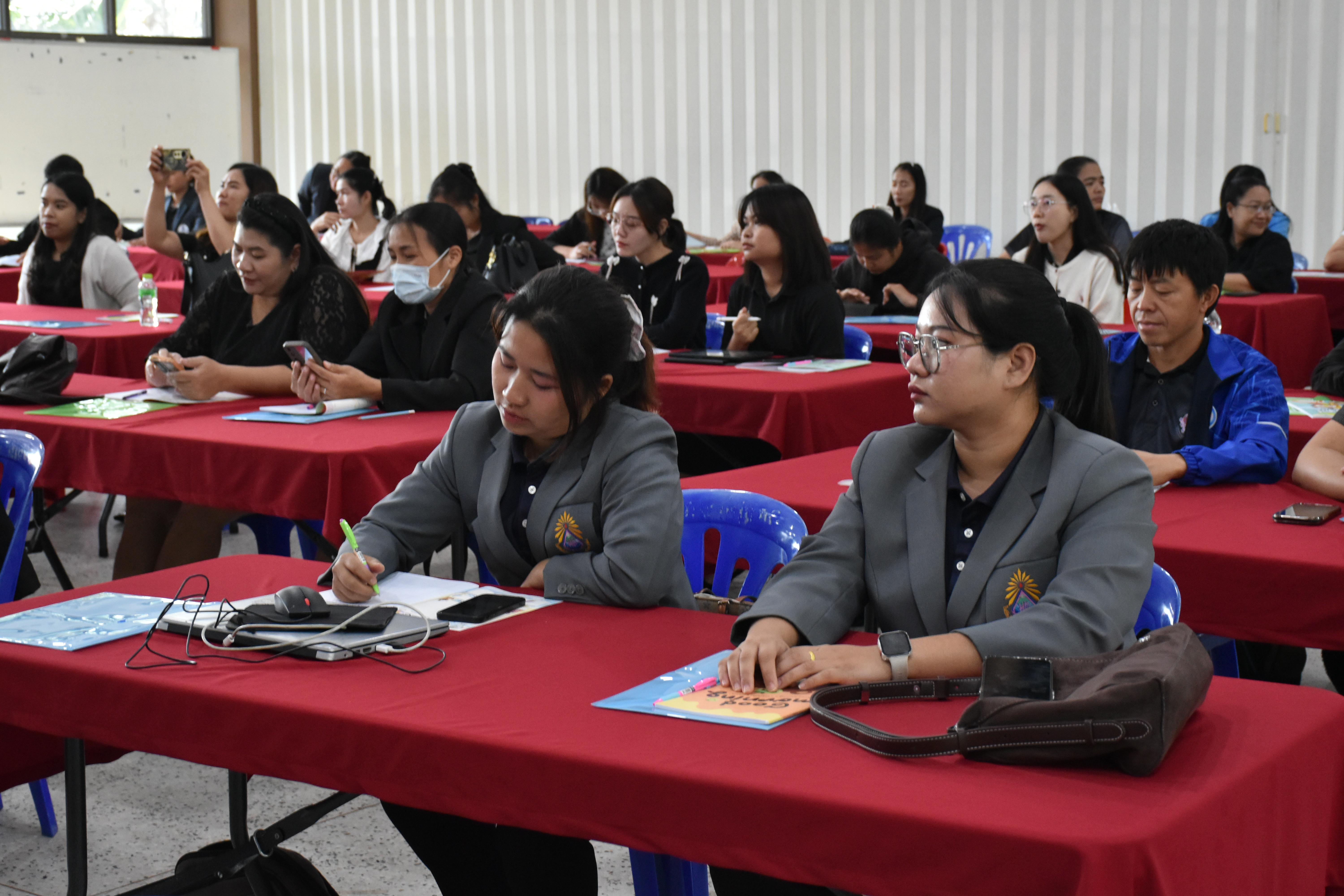 29. วันที่ 14 – 15 มีนาคม 2569 งานบริการการศึกษาและศูนย์การศึกษาพิเศษ คณะครุศาสตร์ จัดกิจกรรมการอบรมเชิงปฏิบัติการแนวทางการวัดและประเมินผลเด็กพิเศษเรียนรวม ณ ห้องประชุมศรีสักทอง มหาวิทยาลัยราชภัฏกำแพงเพชร แม่สอด