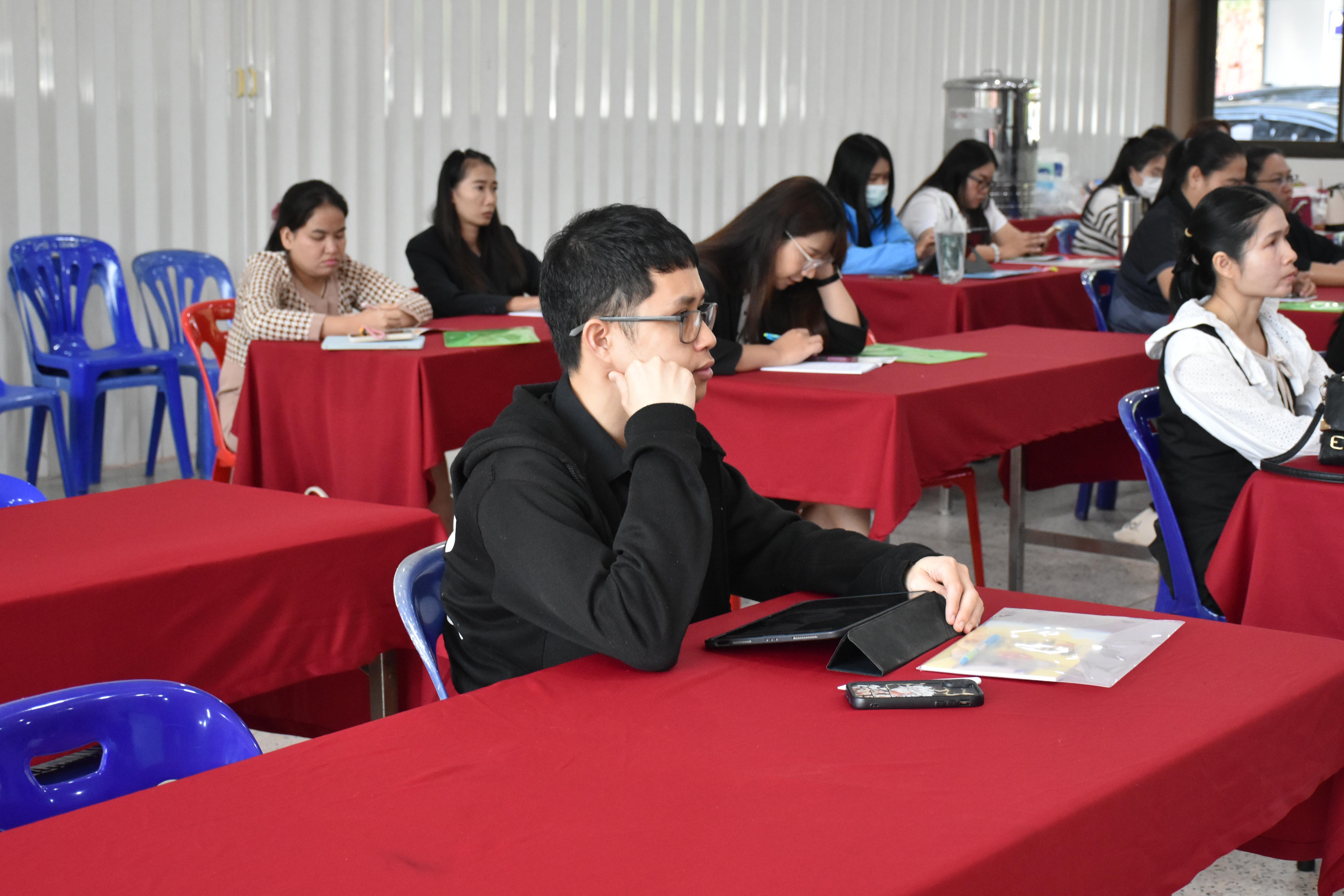 35. วันที่ 14 – 15 มีนาคม 2569 งานบริการการศึกษาและศูนย์การศึกษาพิเศษ คณะครุศาสตร์ จัดกิจกรรมการอบรมเชิงปฏิบัติการแนวทางการวัดและประเมินผลเด็กพิเศษเรียนรวม ณ ห้องประชุมศรีสักทอง มหาวิทยาลัยราชภัฏกำแพงเพชร แม่สอด