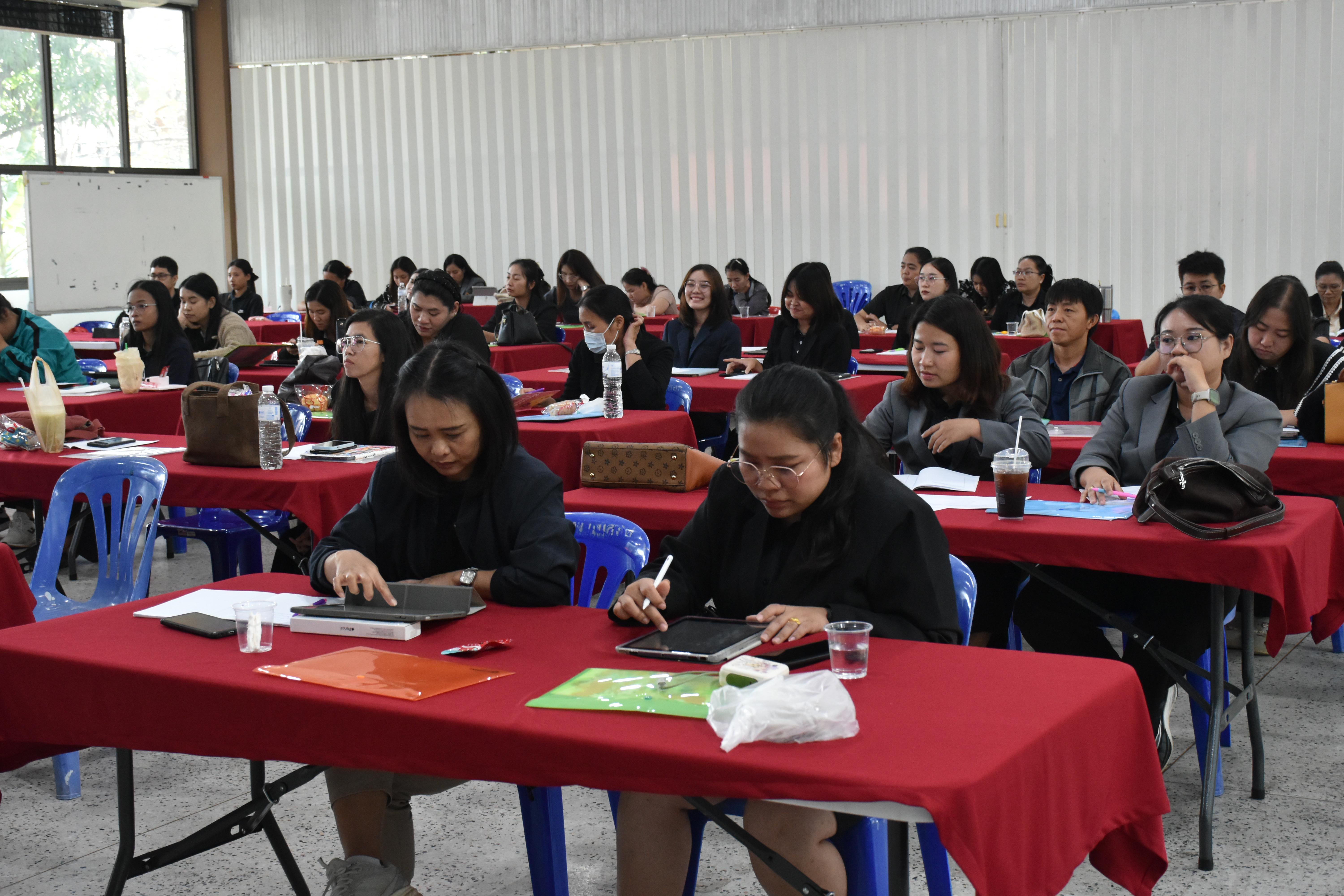 122. วันที่ 14 – 15 มีนาคม 2569 งานบริการการศึกษาและศูนย์การศึกษาพิเศษ คณะครุศาสตร์ จัดกิจกรรมการอบรมเชิงปฏิบัติการแนวทางการวัดและประเมินผลเด็กพิเศษเรียนรวม ณ ห้องประชุมศรีสักทอง มหาวิทยาลัยราชภัฏกำแพงเพชร แม่สอด