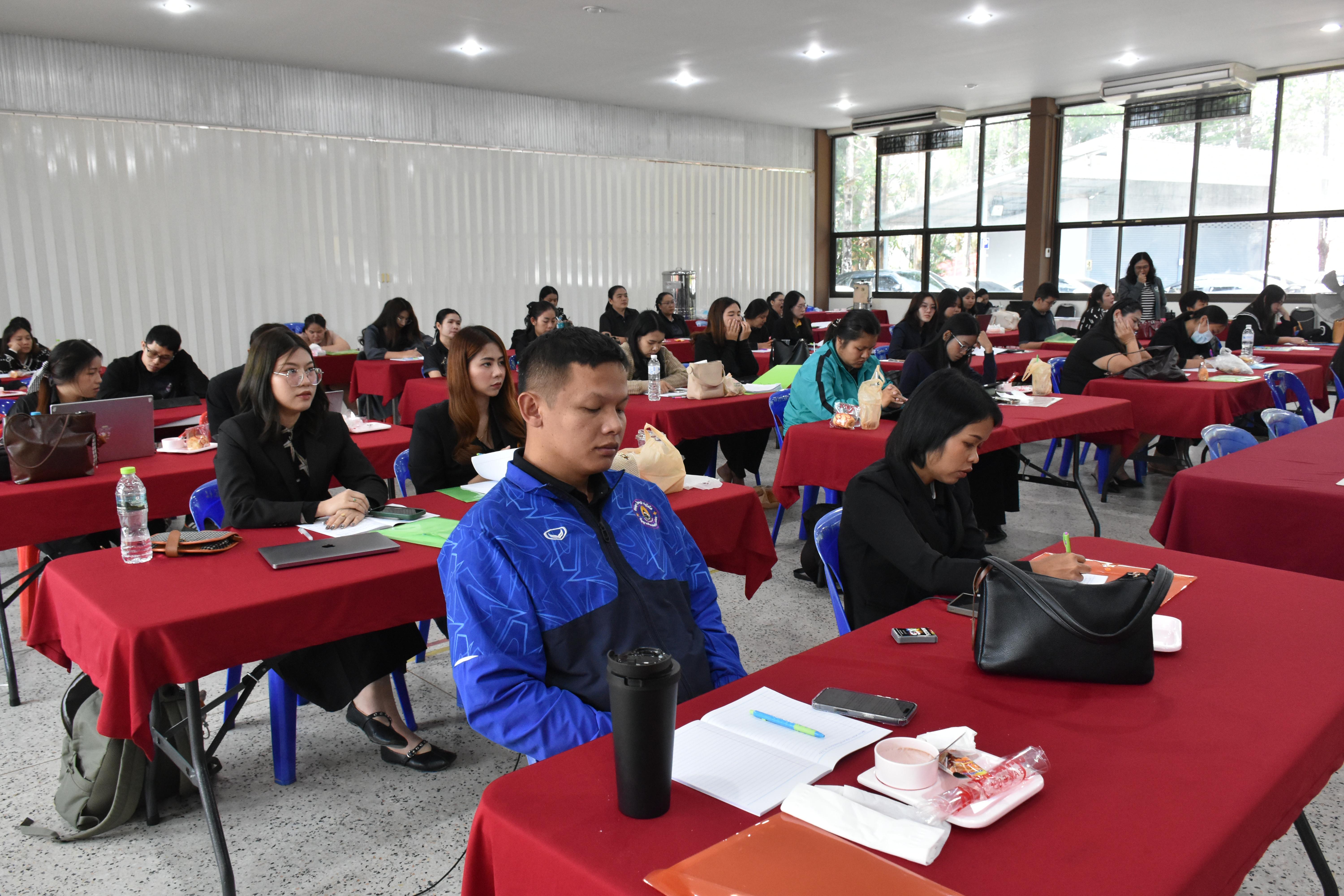 124. วันที่ 14 – 15 มีนาคม 2569 งานบริการการศึกษาและศูนย์การศึกษาพิเศษ คณะครุศาสตร์ จัดกิจกรรมการอบรมเชิงปฏิบัติการแนวทางการวัดและประเมินผลเด็กพิเศษเรียนรวม ณ ห้องประชุมศรีสักทอง มหาวิทยาลัยราชภัฏกำแพงเพชร แม่สอด