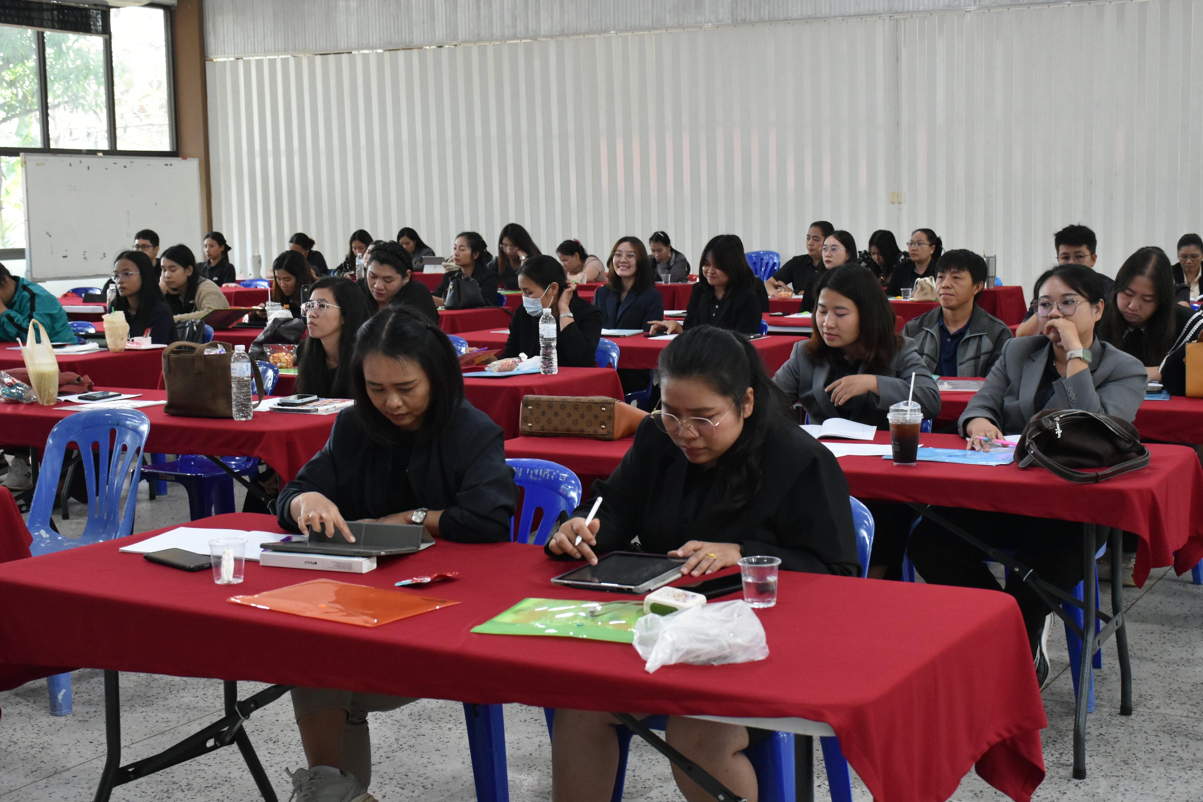 145. วันที่ 14 – 15 มีนาคม 2569 งานบริการการศึกษาและศูนย์การศึกษาพิเศษ คณะครุศาสตร์ จัดกิจกรรมการอบรมเชิงปฏิบัติการแนวทางการวัดและประเมินผลเด็กพิเศษเรียนรวม ณ ห้องประชุมศรีสักทอง มหาวิทยาลัยราชภัฏกำแพงเพชร แม่สอด