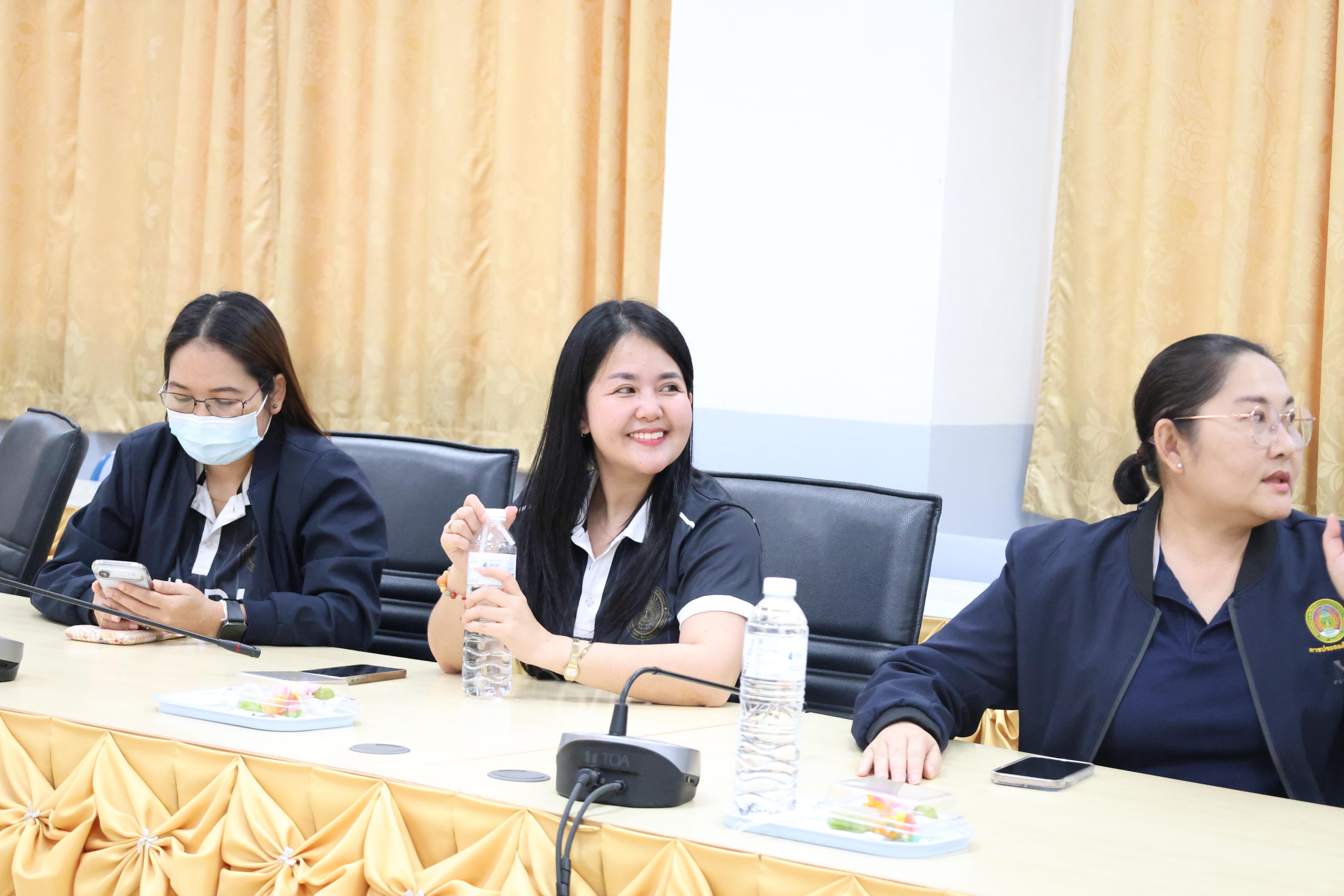 21. ครุศาสตร์ มรภ.กำแพงเพชร ร่วมแลกเปลี่ยนเรียนรู้ มรภ.เพชรบูรณ์ มุ่งยกระดับงานวิจัย นวัตกรรมอ่านออกเขียนได้ และพัฒนาโรงเรียน ตชด.