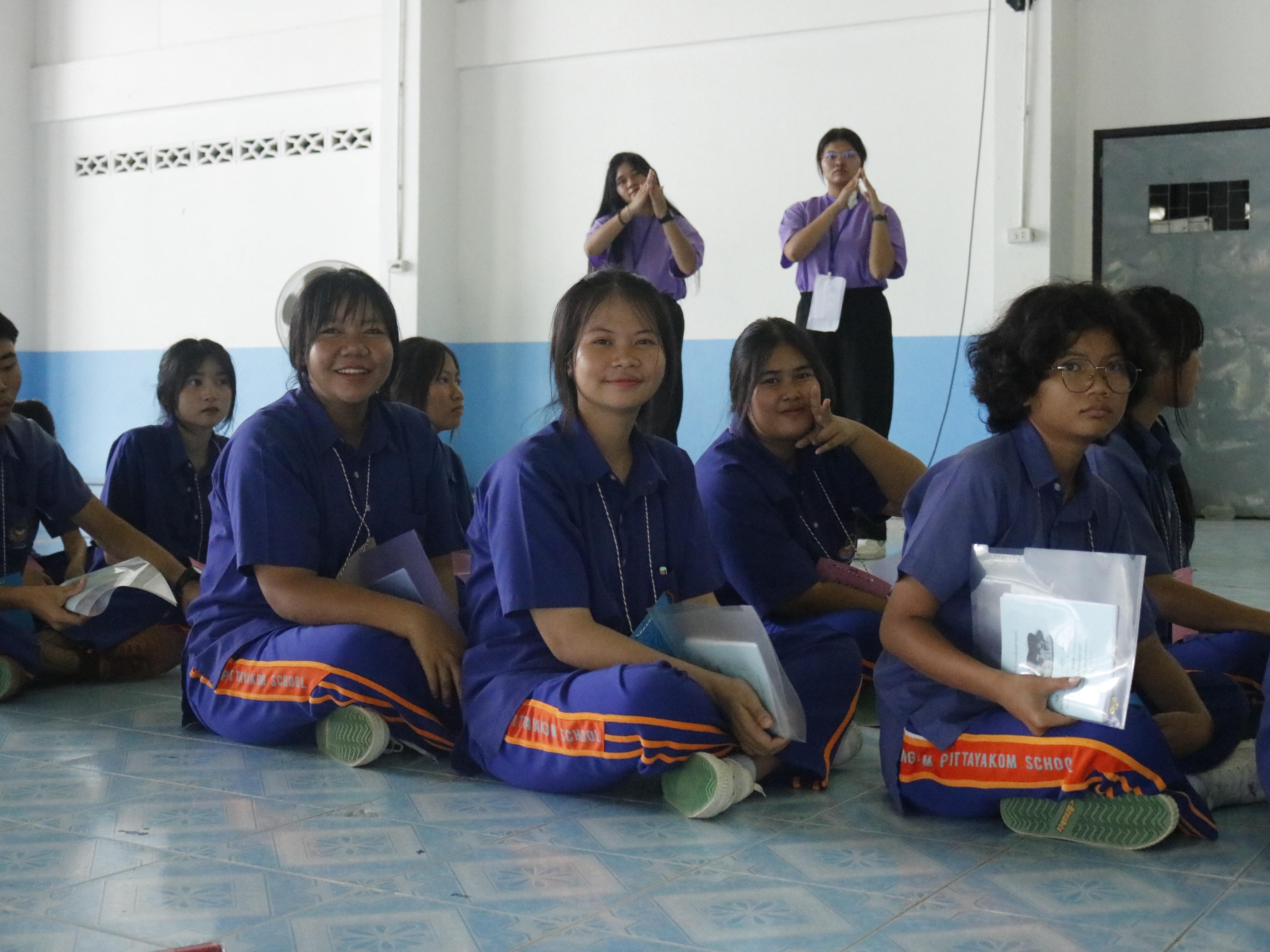293. ค่ายวิชาการ กิจกรรมค่ายคณิตศาสตร์ โรงเรียนไทรงามพิทยาคม วันที่ 7 กรกฎาคม 2567 อาจารย์ในโปรแกรมวิชาคณิตศาสตร์และนักศึกษาชั้นปีที่ 3 ได้จัดกิจกรรมนี้ขึ้นเพื่อสร้างทักษะและเจตคติที่ดีต่อวิชาคณิตศาสตร์