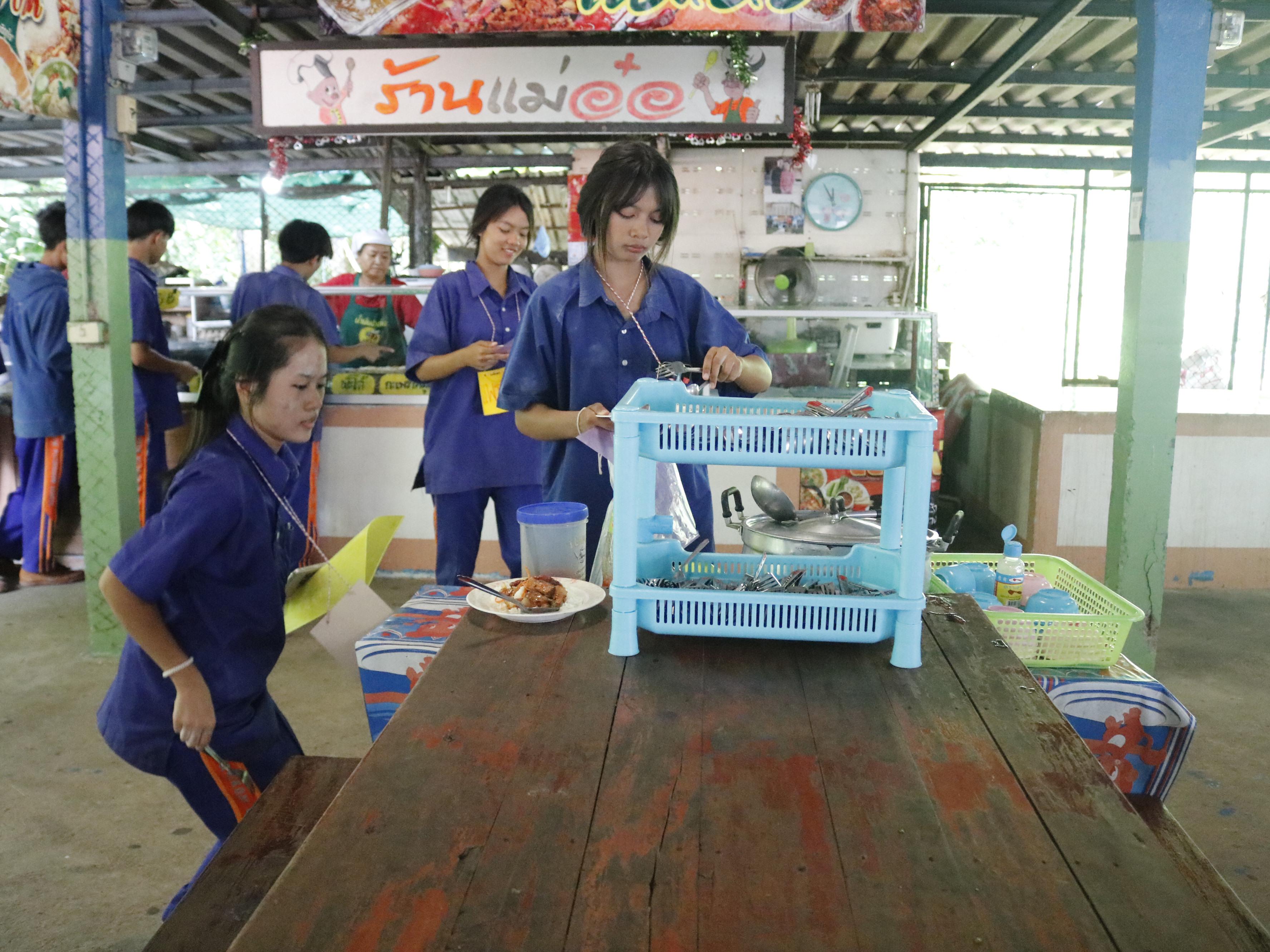 389. ค่ายวิชาการ กิจกรรมค่ายคณิตศาสตร์ โรงเรียนไทรงามพิทยาคม วันที่ 7 กรกฎาคม 2567 อาจารย์ในโปรแกรมวิชาคณิตศาสตร์และนักศึกษาชั้นปีที่ 3 ได้จัดกิจกรรมนี้ขึ้นเพื่อสร้างทักษะและเจตคติที่ดีต่อวิชาคณิตศาสตร์
