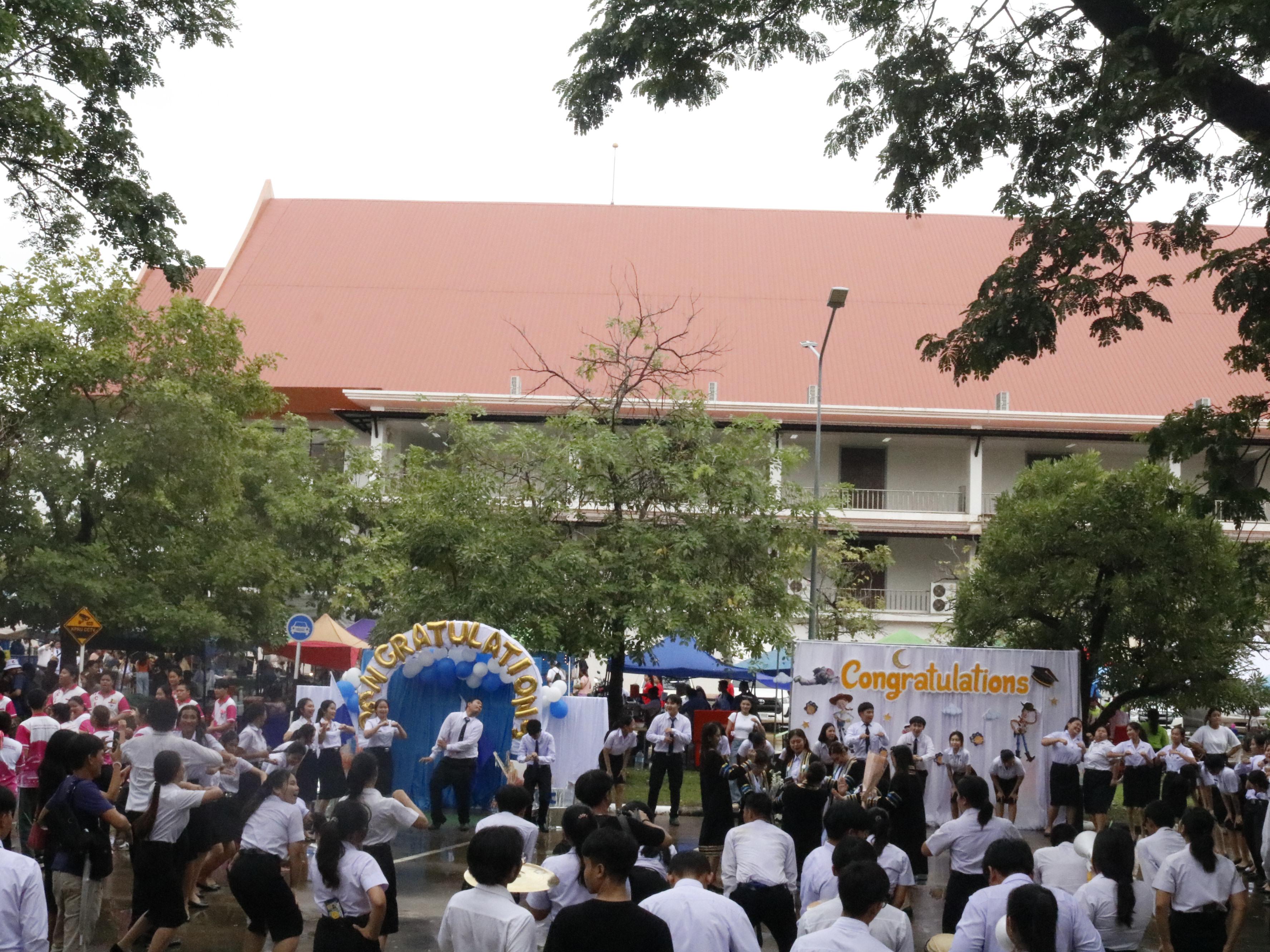 175. ขอแสดงความยินดีกับบัณฑิตทุกท่านที่สำเร็จการศึกษาในปีการศึกษา 2564 และ2565  วันที่ 17 ตุลาคม 2567 ณ อาคารทีปังกรรัศมีโชติ  มหาวิทยาลัยราชภัฏกำแพงเพชร