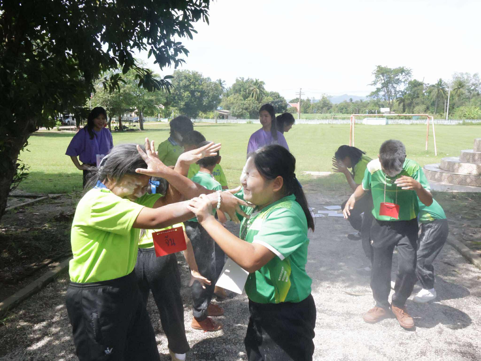 2. วันที่ 20 เดือนสิงหาคม พ.ศ.2568 อาจารย์และนักศึกษา โปรแกรมวิชาคณิตศาสตร์ คณะครุศาสตร์์ มหาวิทยาลัยราชภัฏกำแพงเพชร ได้จัดโครงการพัฒนาทักษะวิชาการ ณ โรงเรียนบ้านมอสมบัติ