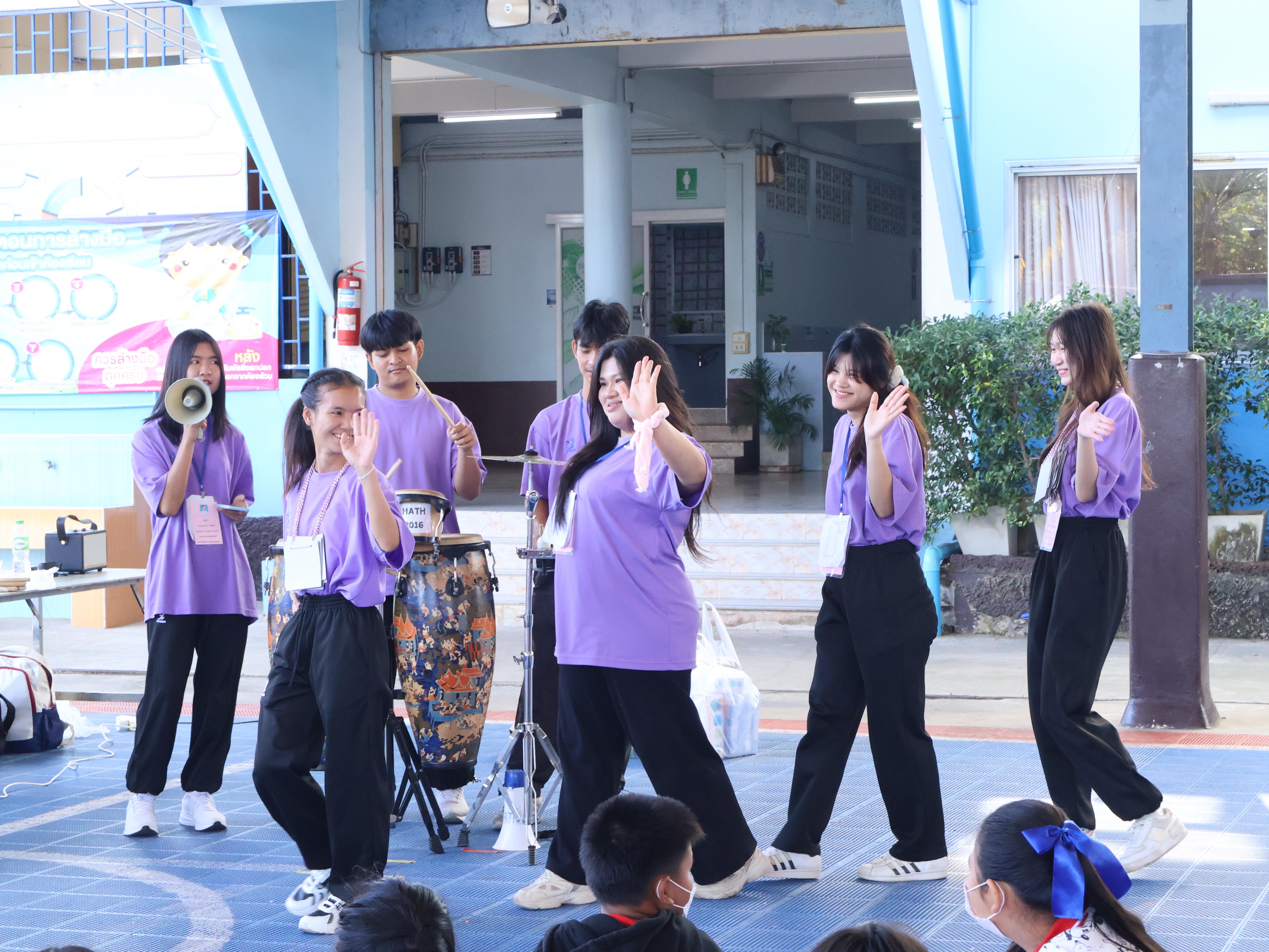 4. วันที่ 22-23 เเละวันที่ 29 เดือนพฤศจิกายน พ.ศ.2568 อาจารย์และนักศึกษา โปรแกรมวิชาคณิตศาสตร์ คณะครุศาสตร์ มหาวิทยาลัยราชภัฏกำแพงเพชร ได้รับเชิญเป็นวิทยากรจากกลุ่มสาระการเรียนรู้คณิตศาสตร์ โรงเรียนโรงเรียนอนุบาลกําแพงเพชร ได้จัดทำกิจกรรมค่าย Math Day Camp