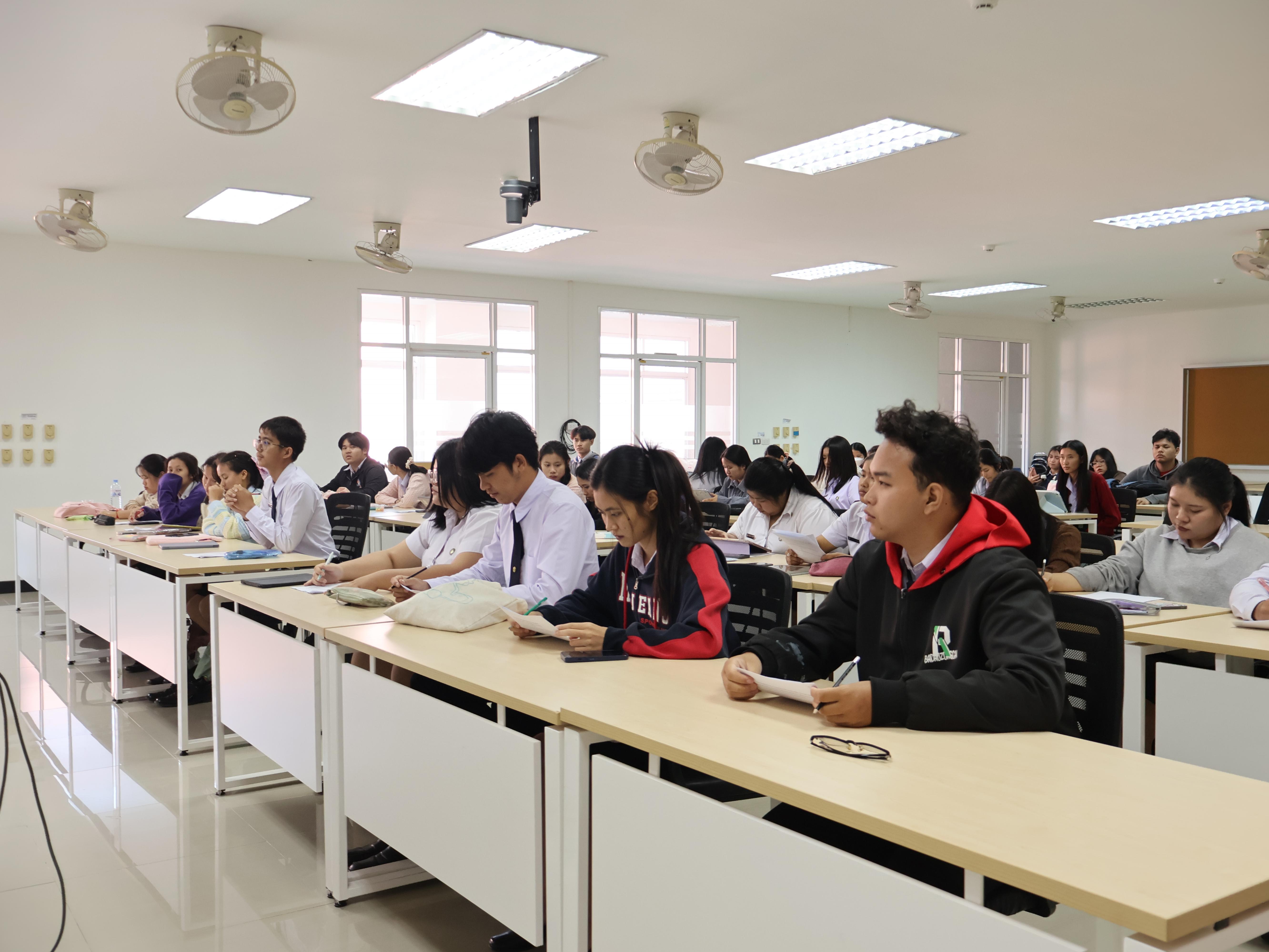 5. โปรแกรมวิชาคณิตศาสตร์ได้จัดโครงการพัฒนาคุณลักษณะบัณฑิต คณิตศาสตร์ “กิจกรรมเตรียมความพร้อมเพื่อการทดสอบและประเมินสมรรถนะทางวิชาชีพครู”