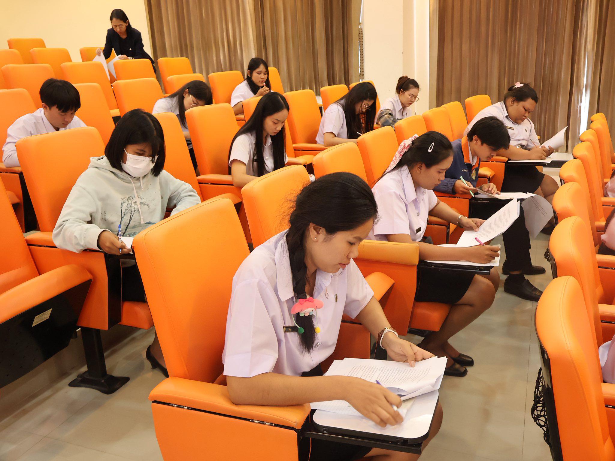 5. โครงการพัฒนาคุณลักษณะบัณฑิตคณิตศาสตร์ กิจกรรมเตรียมความพร้อมเพื่อการเข้าสู่วิชาชีพครูคณิตศาสตร์