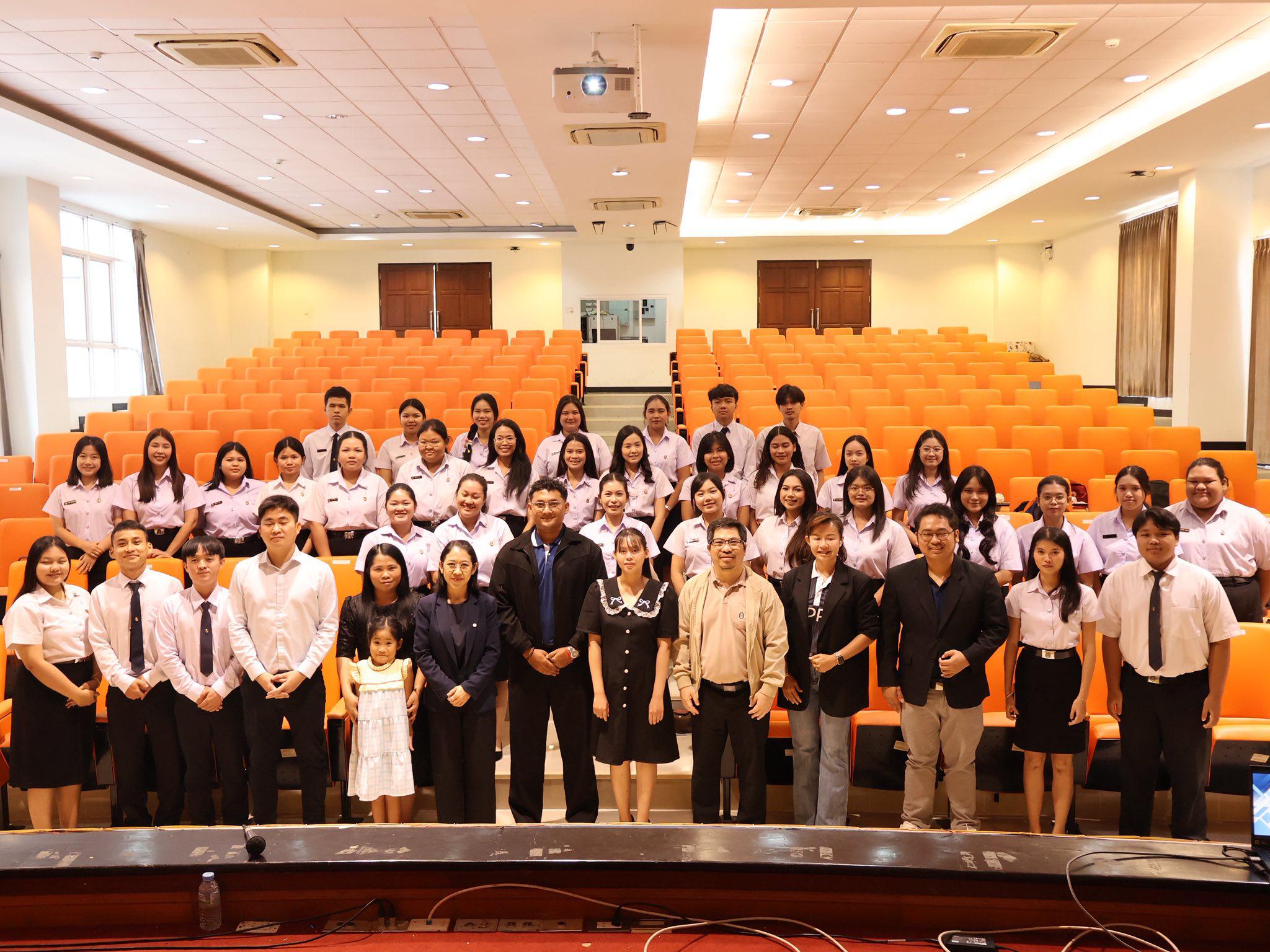 6. โครงการพัฒนาคุณลักษณะบัณฑิตคณิตศาสตร์ กิจกรรมเตรียมความพร้อมเพื่อการเข้าสู่วิชาชีพครูคณิตศาสตร์