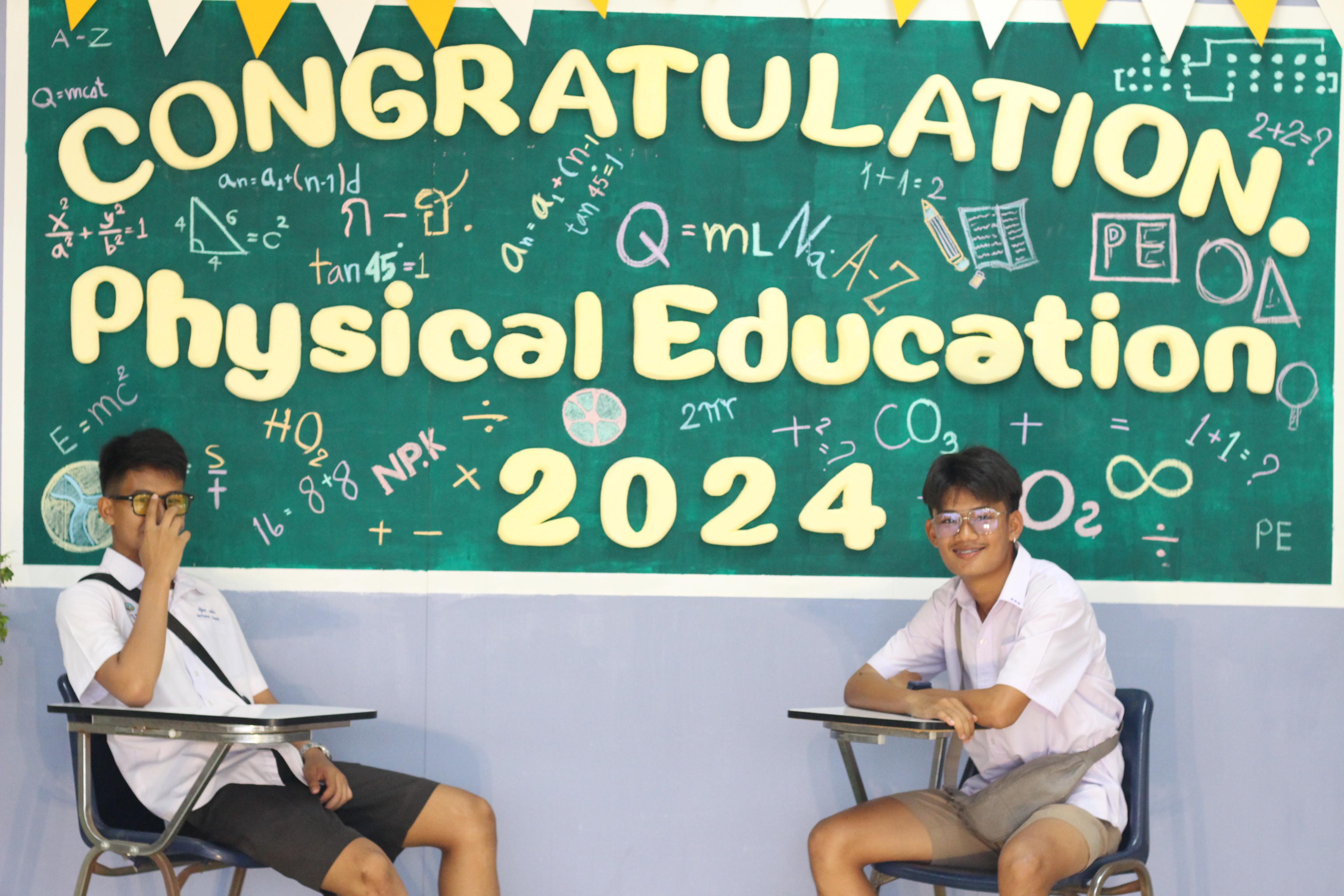 205. วันที่ 17 มีนาคม 2567 ที่ผ่านมา โปรแกรมวิชาพลศึกษา ได้จัดกิจกรรมแสดงความยินดีกับนักศึกษา ชั้นปีที่ 4 (รหัส 63) 