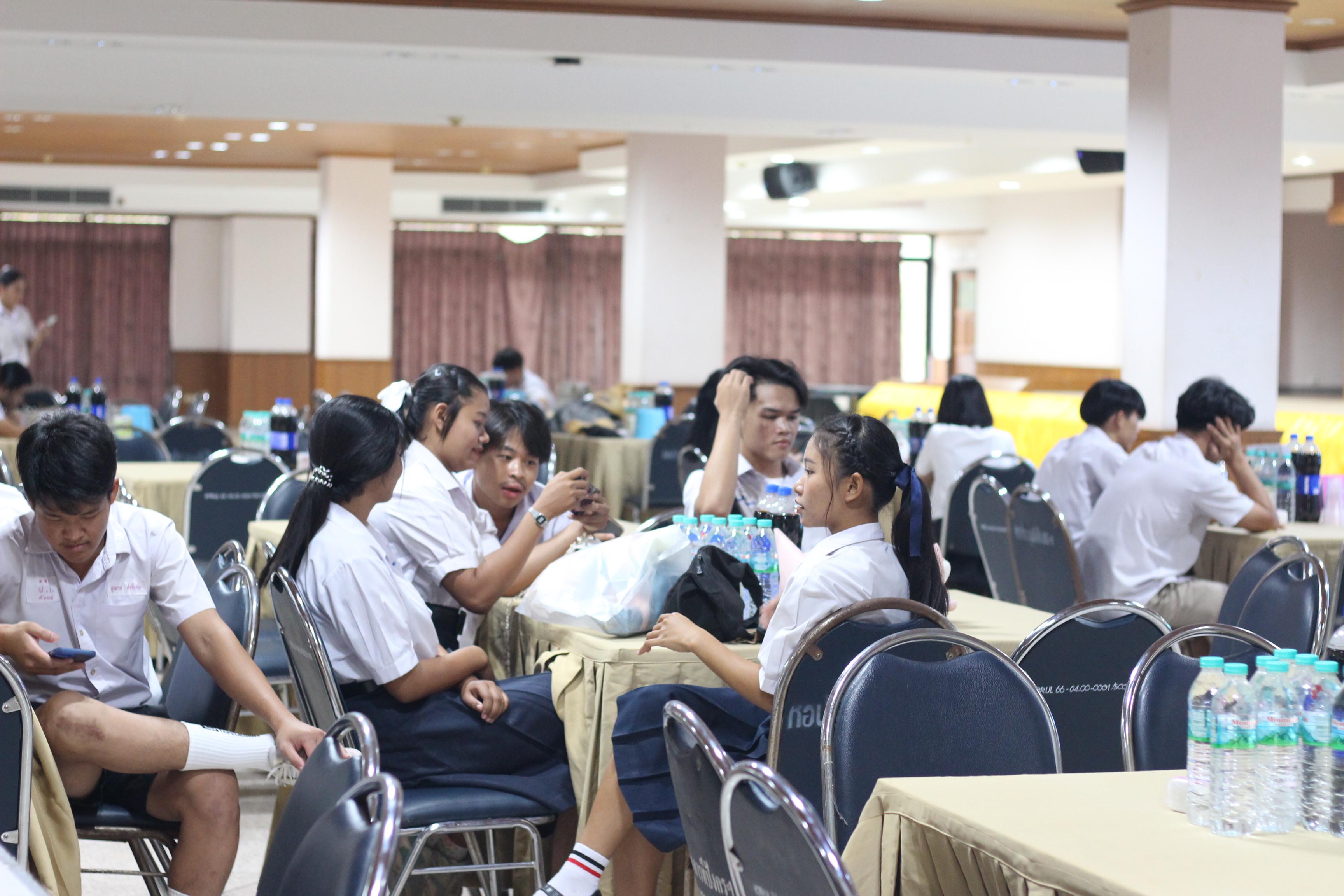 318. วันที่ 17 มีนาคม 2567 ที่ผ่านมา โปรแกรมวิชาพลศึกษา ได้จัดกิจกรรมแสดงความยินดีกับนักศึกษา ชั้นปีที่ 4 (รหัส 63) 