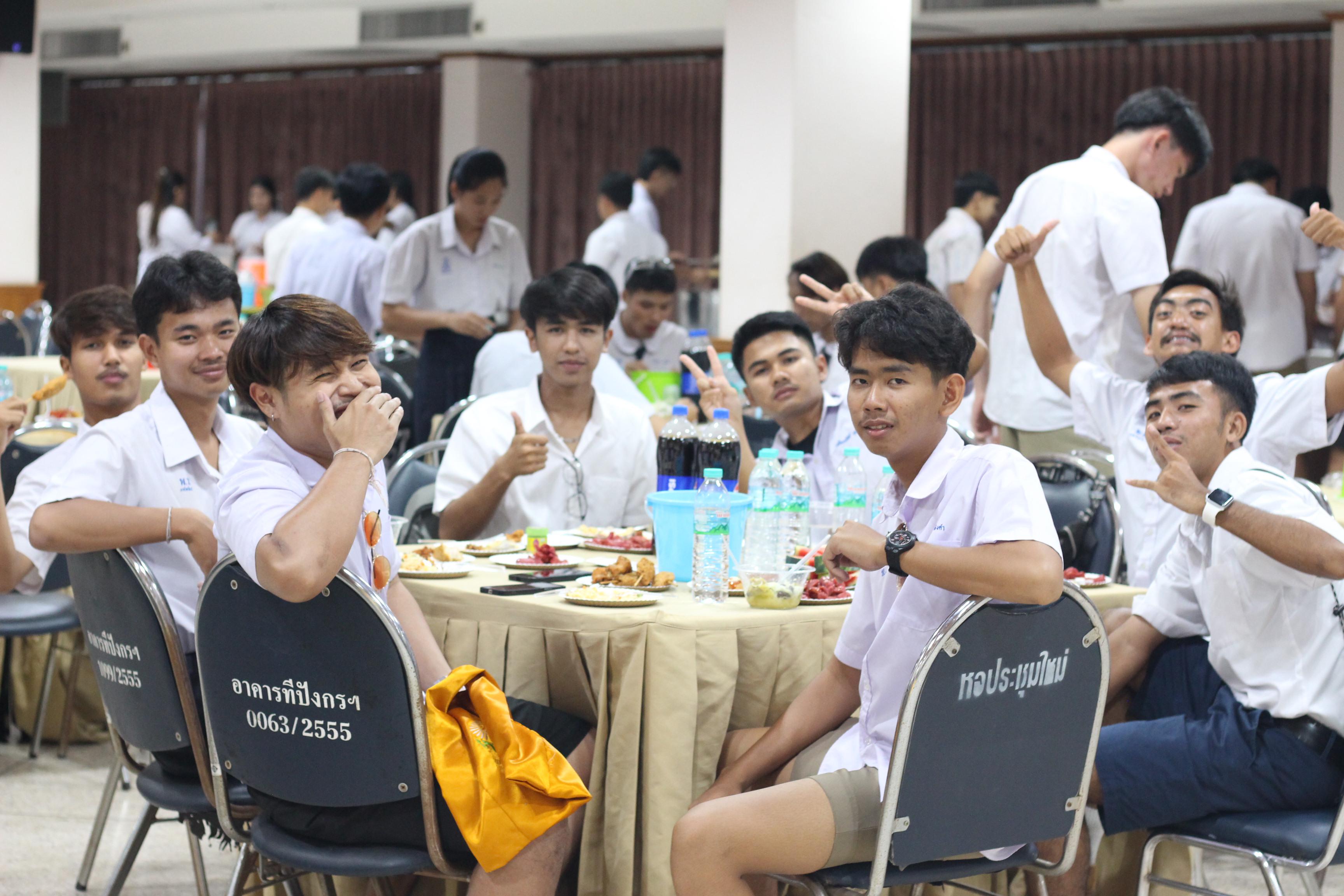 519. วันที่ 17 มีนาคม 2567 ที่ผ่านมา โปรแกรมวิชาพลศึกษา ได้จัดกิจกรรมแสดงความยินดีกับนักศึกษา ชั้นปีที่ 4 (รหัส 63) 