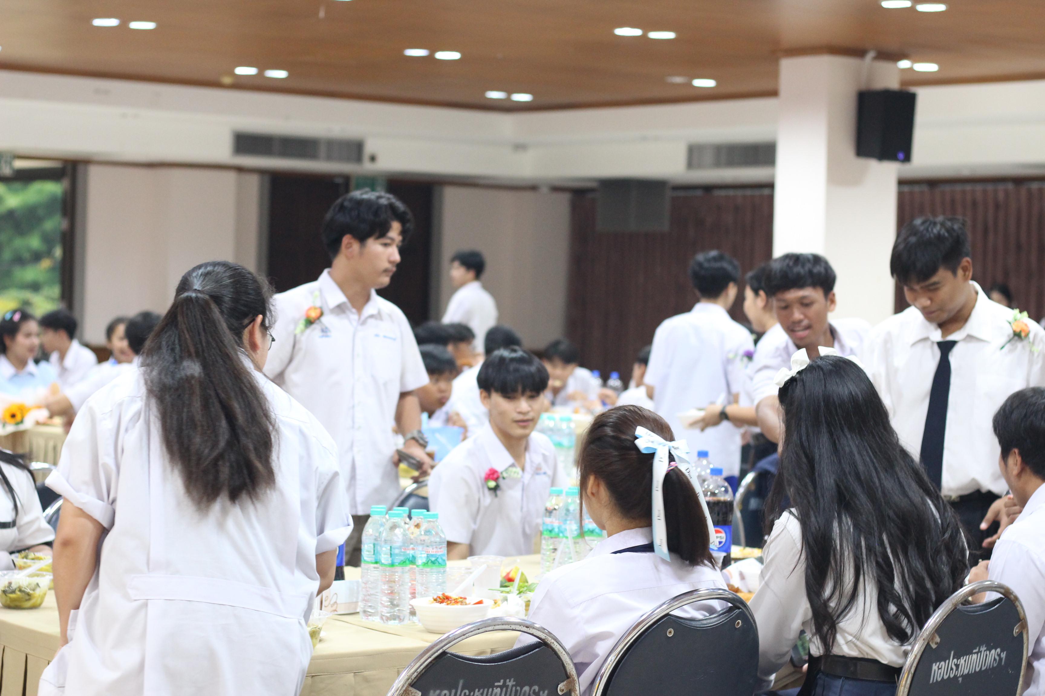 523. วันที่ 17 มีนาคม 2567 ที่ผ่านมา โปรแกรมวิชาพลศึกษา ได้จัดกิจกรรมแสดงความยินดีกับนักศึกษา ชั้นปีที่ 4 (รหัส 63) 