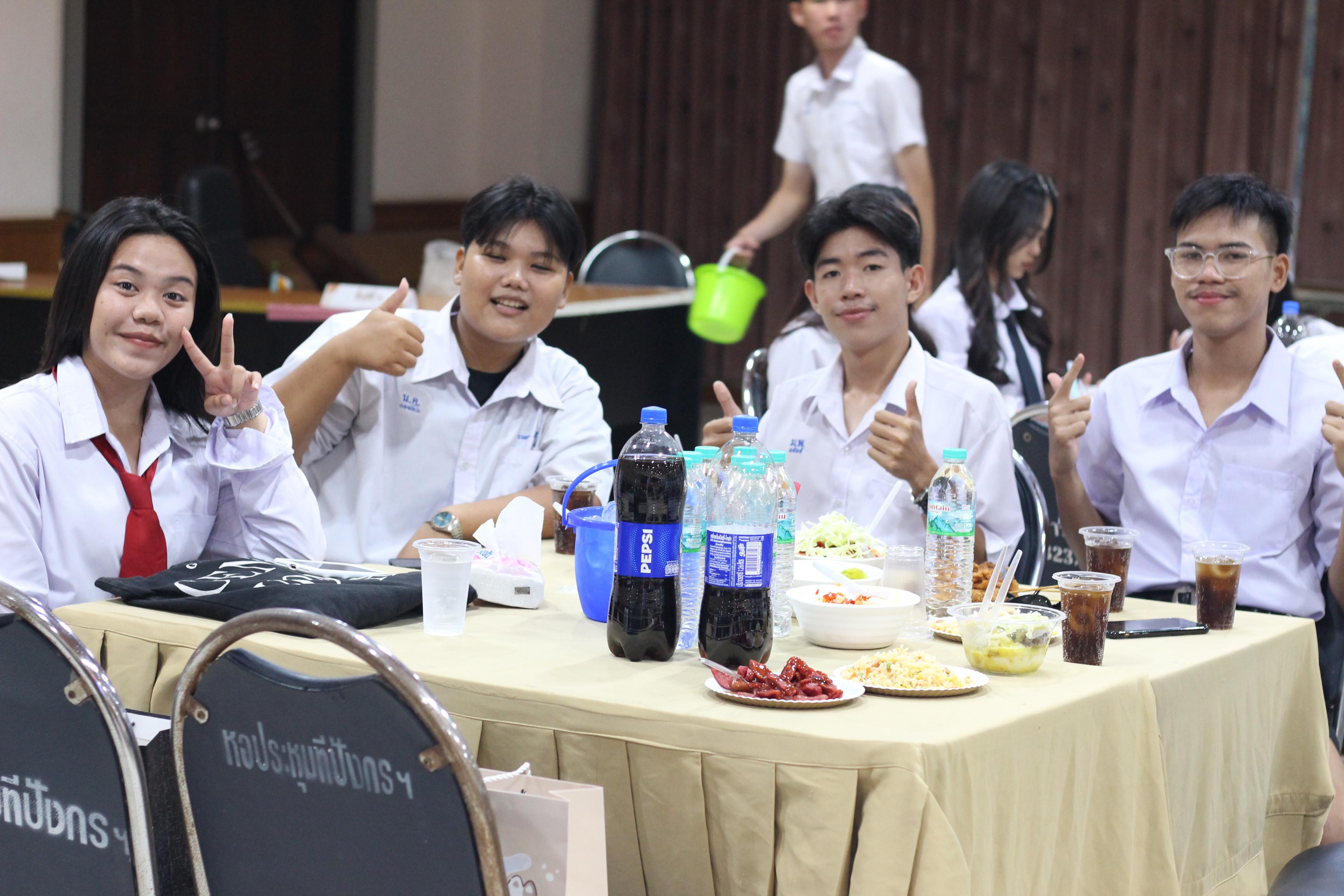 535. วันที่ 17 มีนาคม 2567 ที่ผ่านมา โปรแกรมวิชาพลศึกษา ได้จัดกิจกรรมแสดงความยินดีกับนักศึกษา ชั้นปีที่ 4 (รหัส 63) 