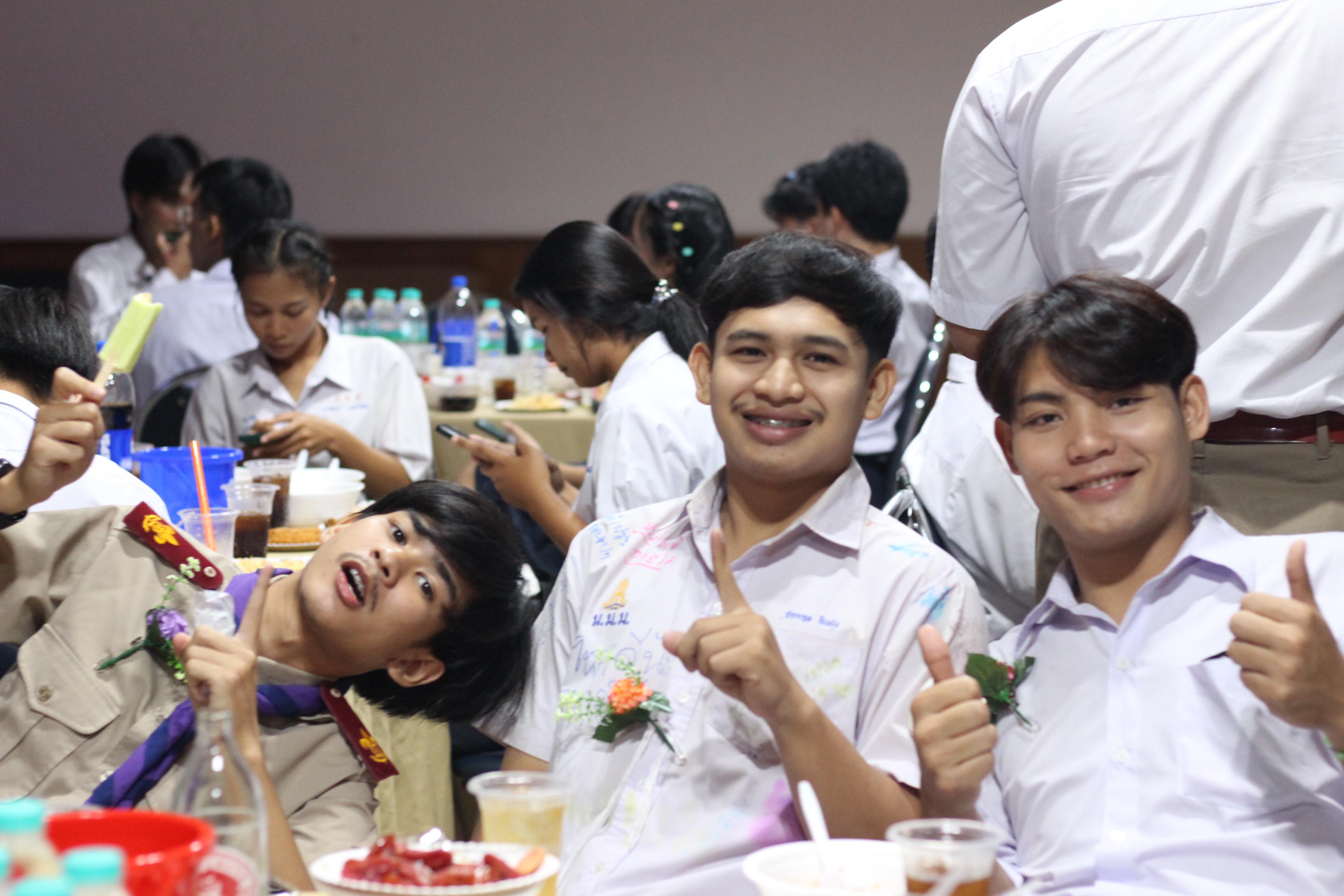 737. วันที่ 17 มีนาคม 2567 ที่ผ่านมา โปรแกรมวิชาพลศึกษา ได้จัดกิจกรรมแสดงความยินดีกับนักศึกษา ชั้นปีที่ 4 (รหัส 63) 