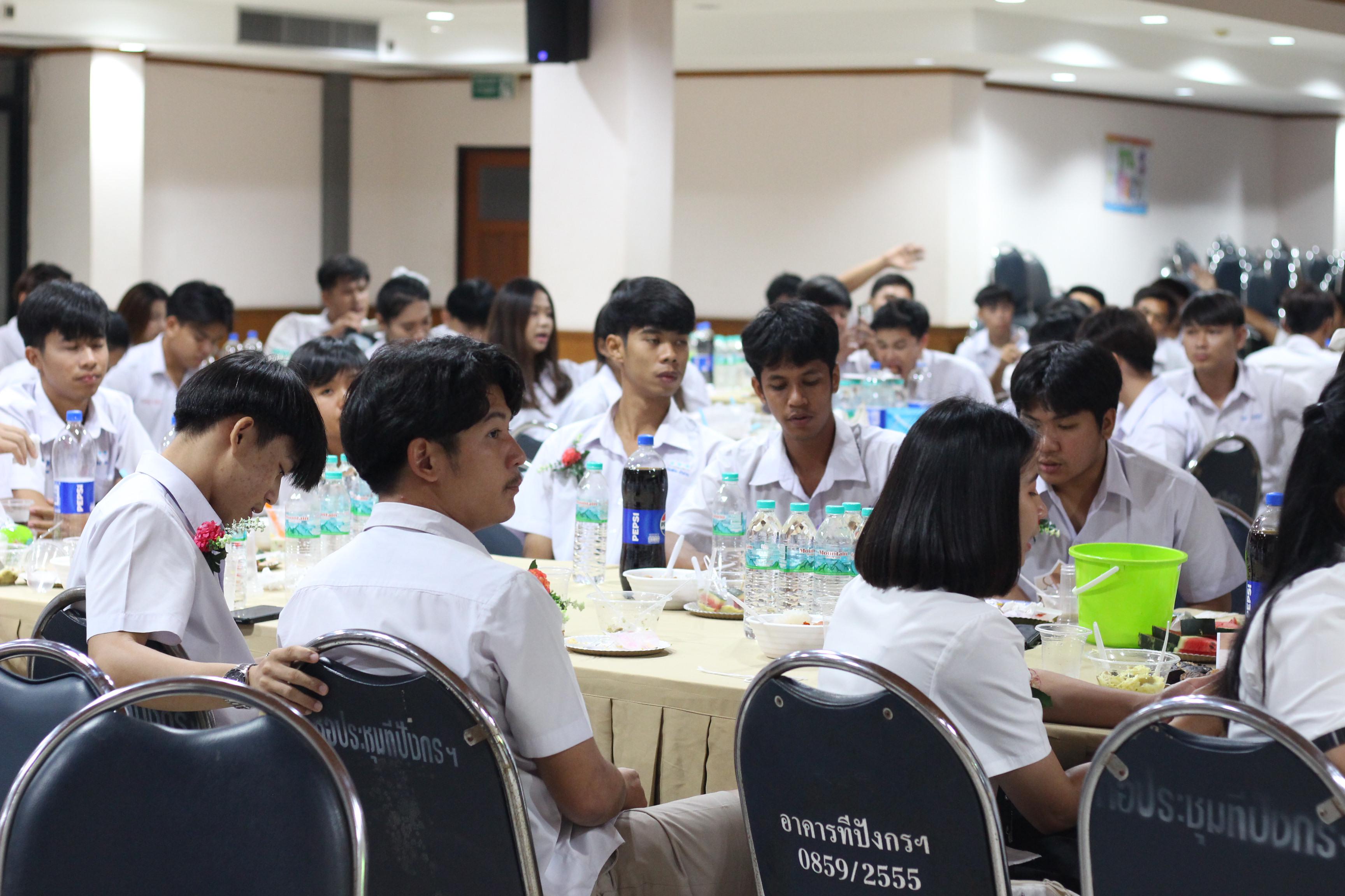 814. วันที่ 17 มีนาคม 2567 ที่ผ่านมา โปรแกรมวิชาพลศึกษา ได้จัดกิจกรรมแสดงความยินดีกับนักศึกษา ชั้นปีที่ 4 (รหัส 63) 