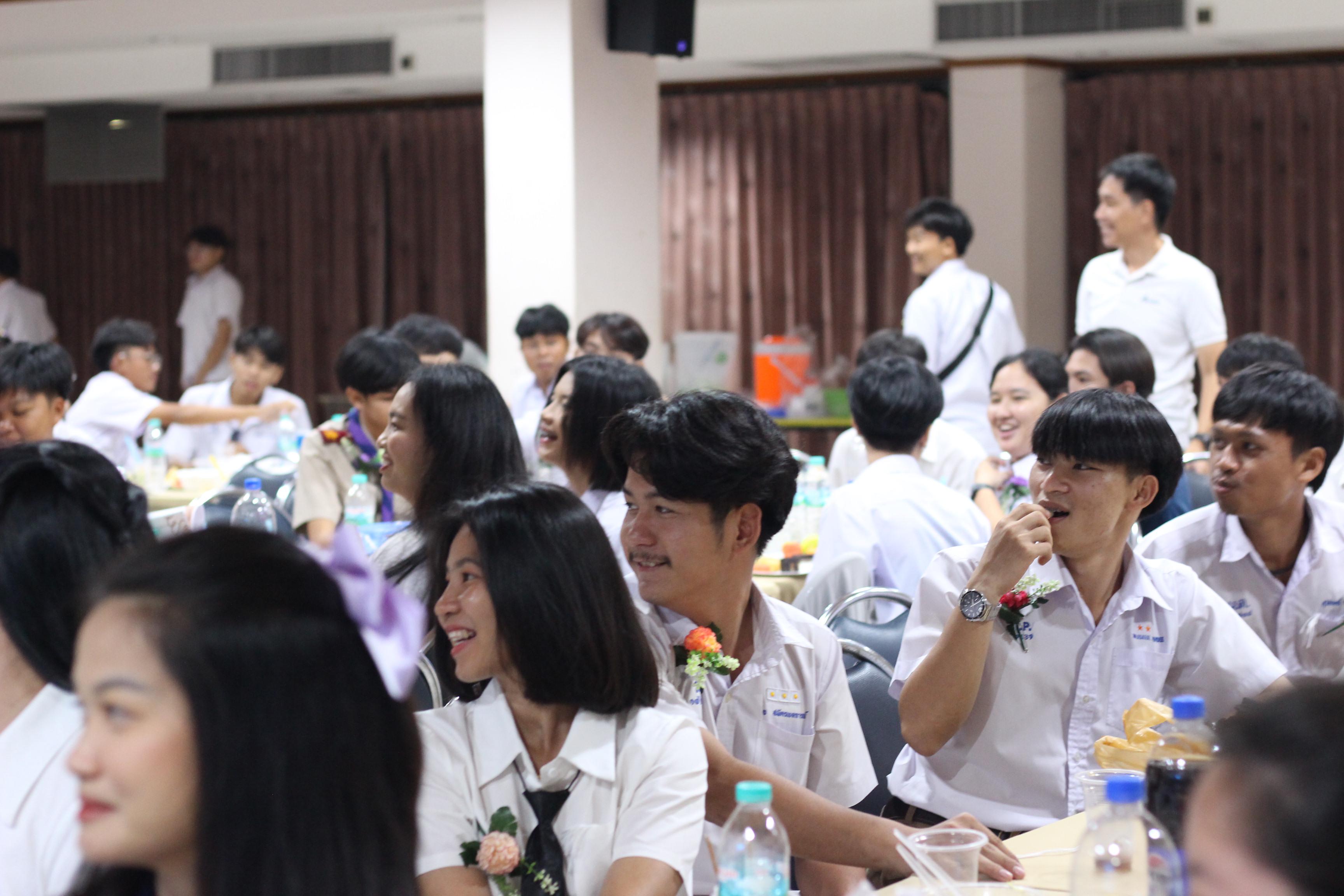 847. วันที่ 17 มีนาคม 2567 ที่ผ่านมา โปรแกรมวิชาพลศึกษา ได้จัดกิจกรรมแสดงความยินดีกับนักศึกษา ชั้นปีที่ 4 (รหัส 63) 