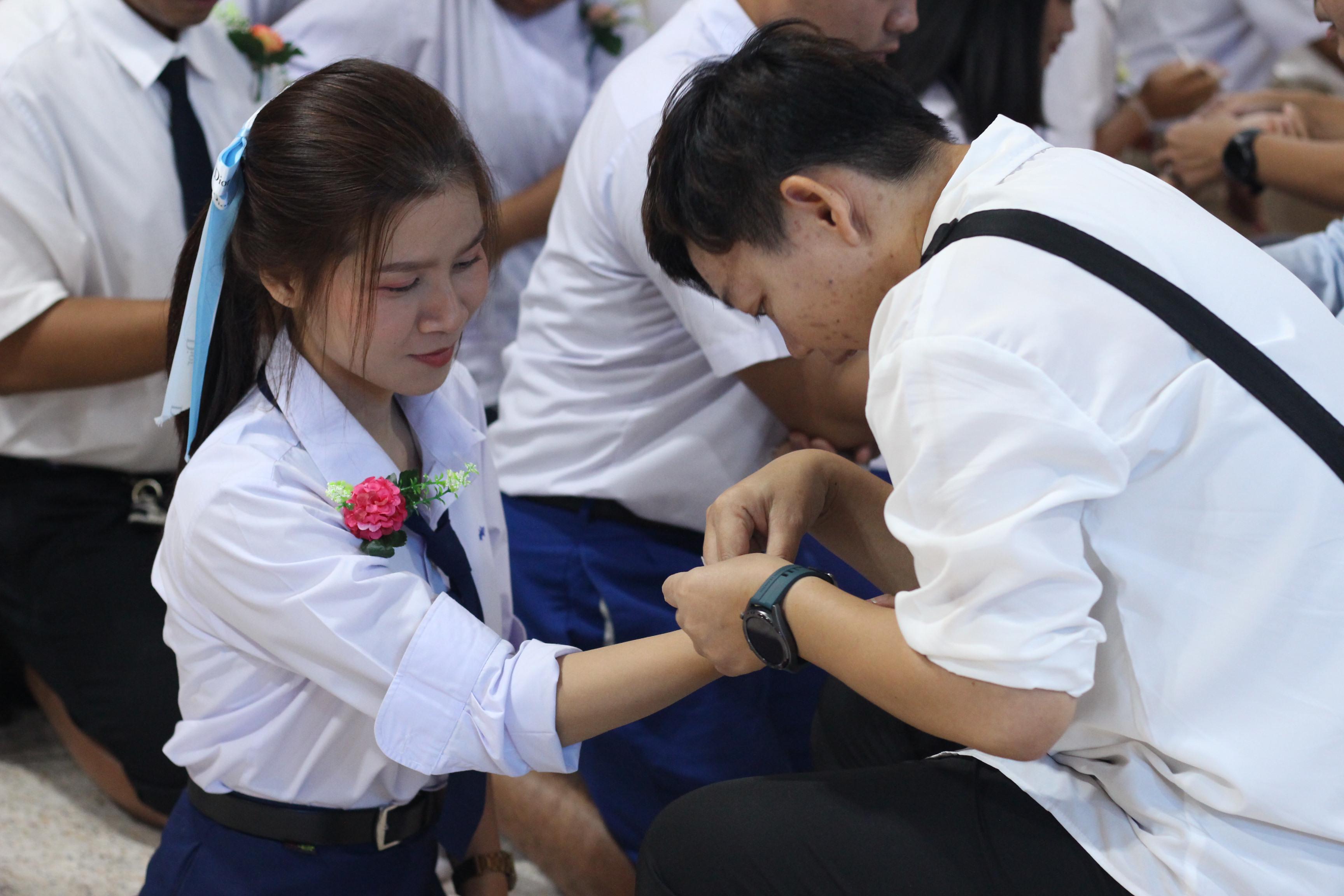 898. วันที่ 17 มีนาคม 2567 ที่ผ่านมา โปรแกรมวิชาพลศึกษา ได้จัดกิจกรรมแสดงความยินดีกับนักศึกษา ชั้นปีที่ 4 (รหัส 63) 
