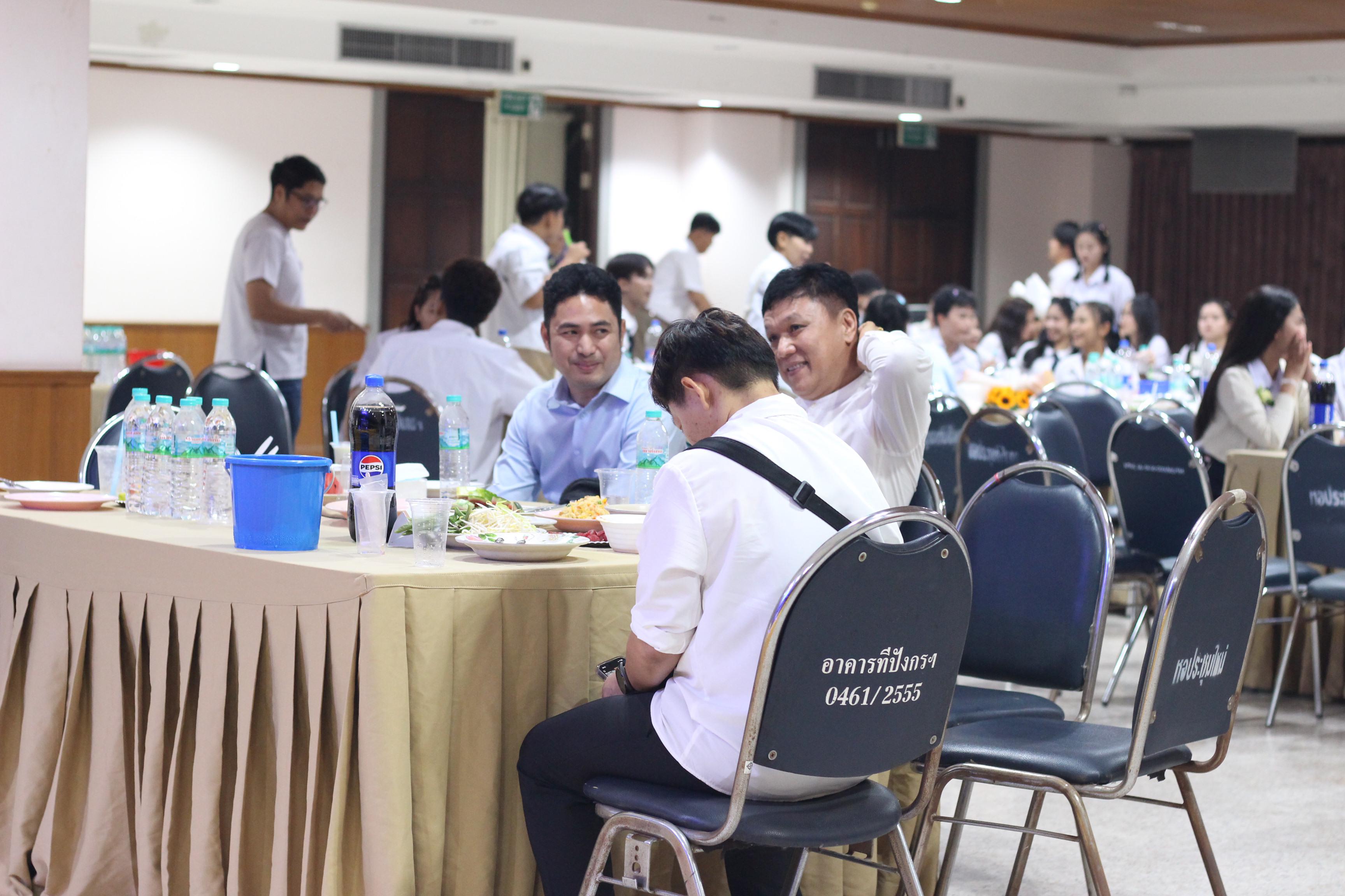 1006. วันที่ 17 มีนาคม 2567 ที่ผ่านมา โปรแกรมวิชาพลศึกษา ได้จัดกิจกรรมแสดงความยินดีกับนักศึกษา ชั้นปีที่ 4 (รหัส 63) 
