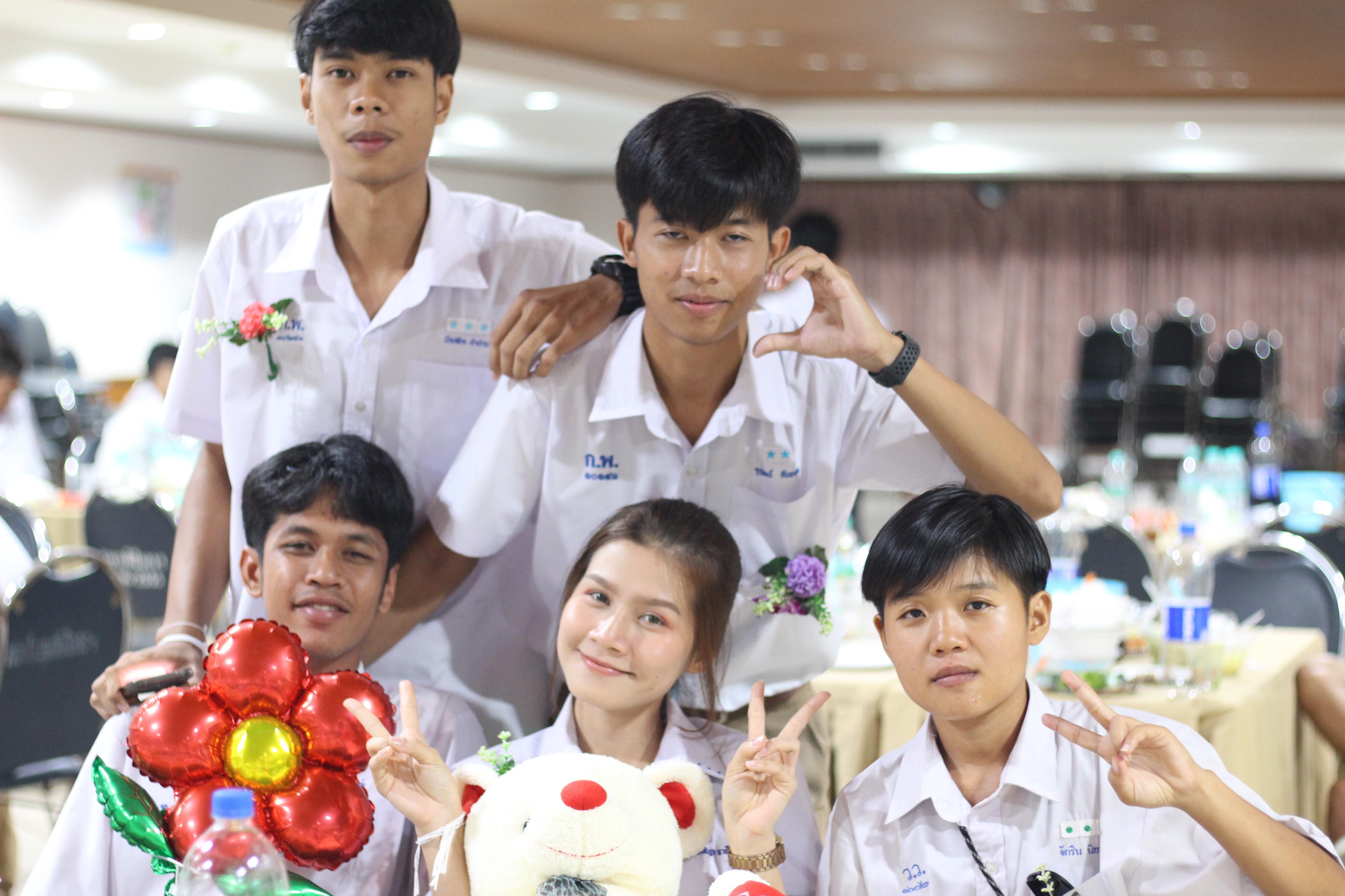 1021. วันที่ 17 มีนาคม 2567 ที่ผ่านมา โปรแกรมวิชาพลศึกษา ได้จัดกิจกรรมแสดงความยินดีกับนักศึกษา ชั้นปีที่ 4 (รหัส 63) 