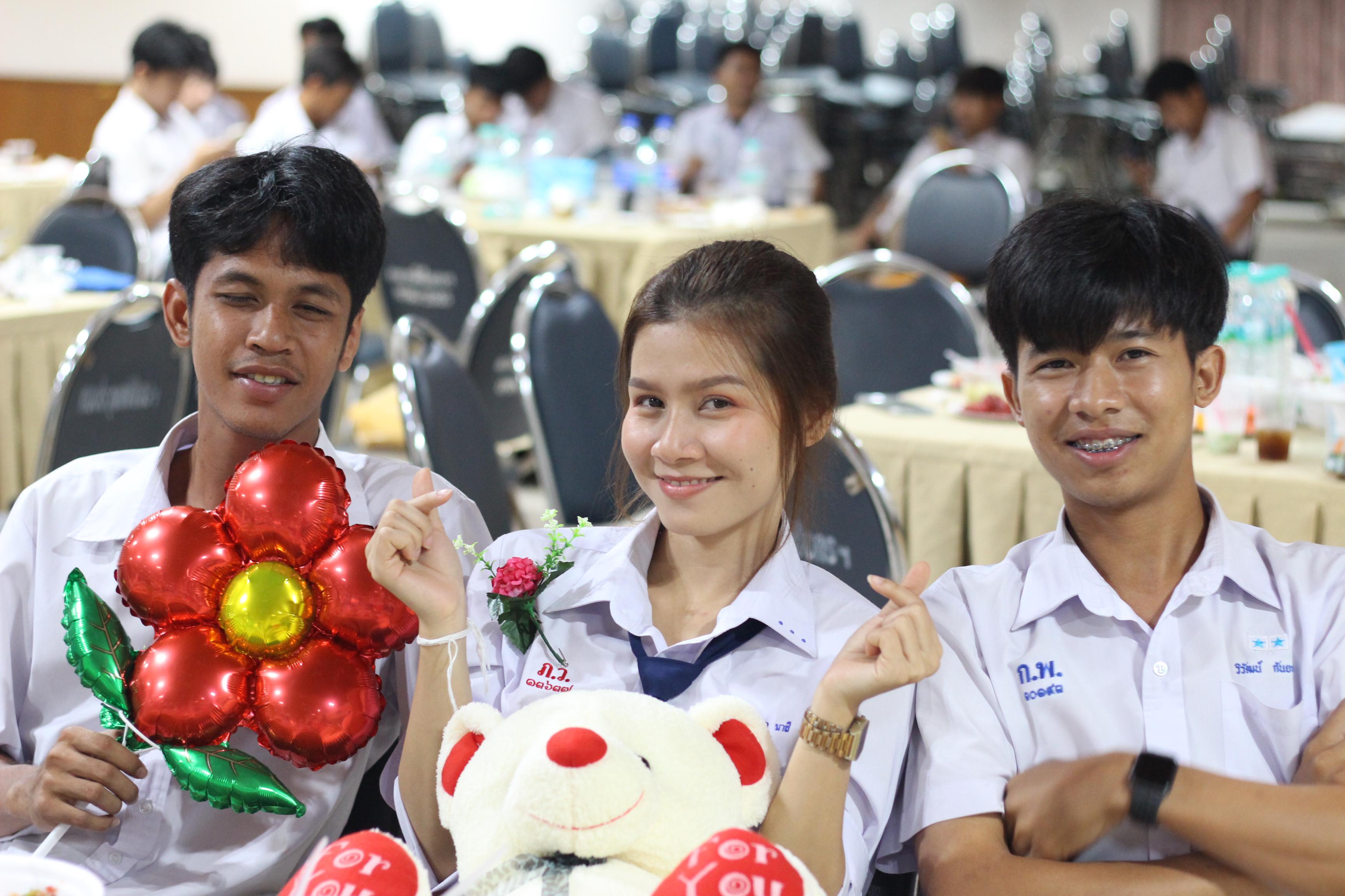 1030. วันที่ 17 มีนาคม 2567 ที่ผ่านมา โปรแกรมวิชาพลศึกษา ได้จัดกิจกรรมแสดงความยินดีกับนักศึกษา ชั้นปีที่ 4 (รหัส 63) 